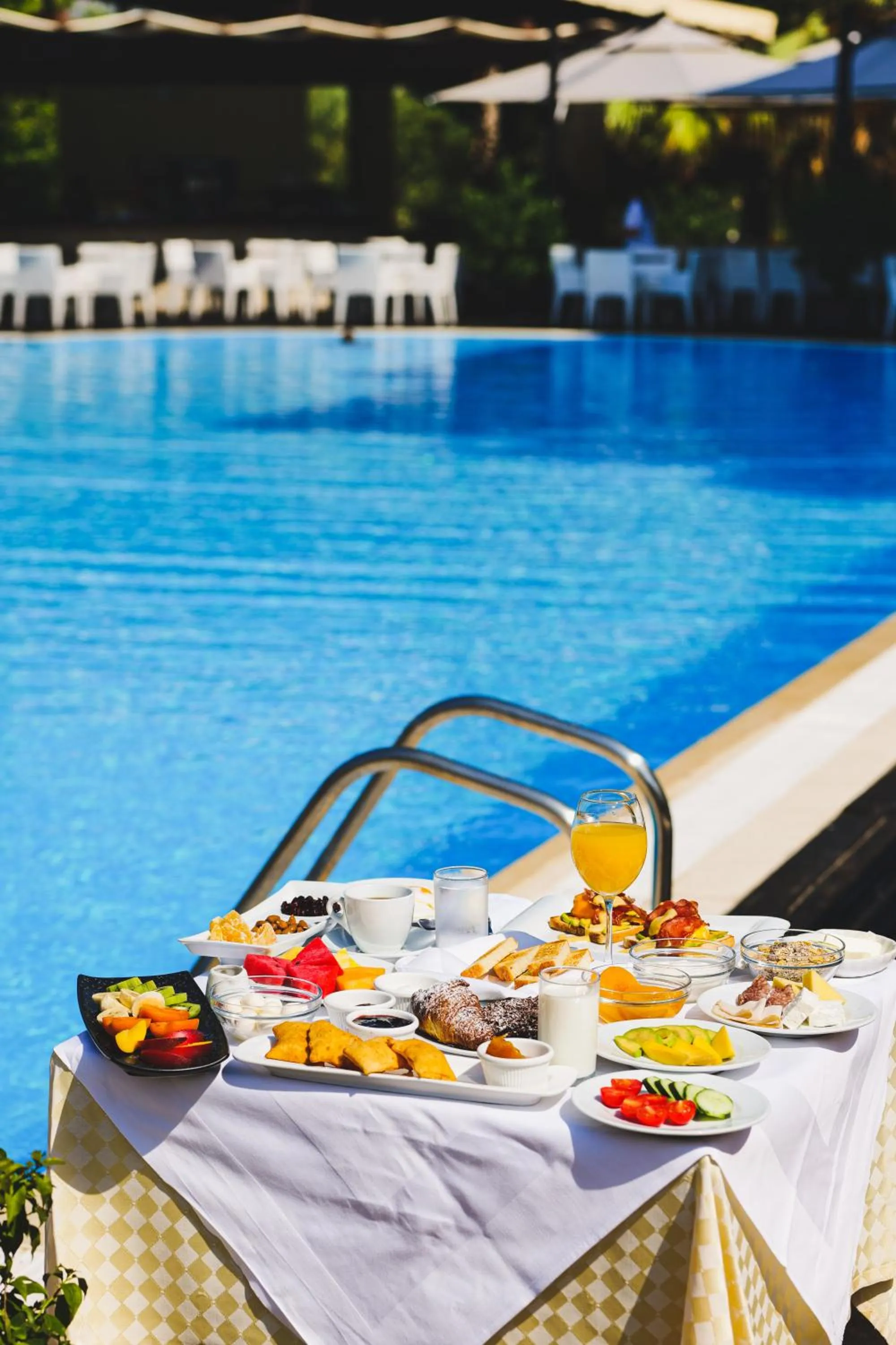 Swimming pool in Rapo's Resort Hotel