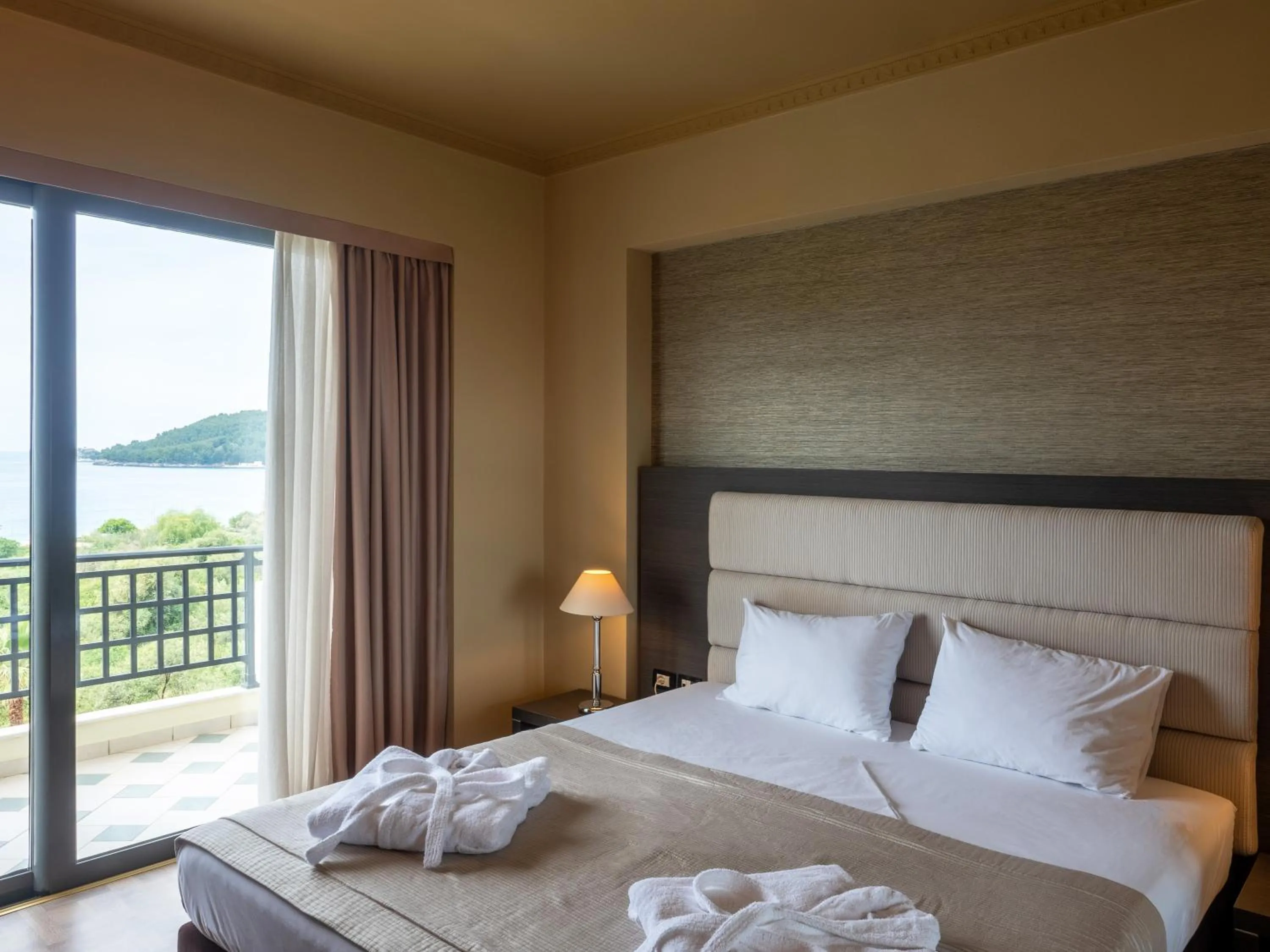 Bed in Rapo's Resort Hotel