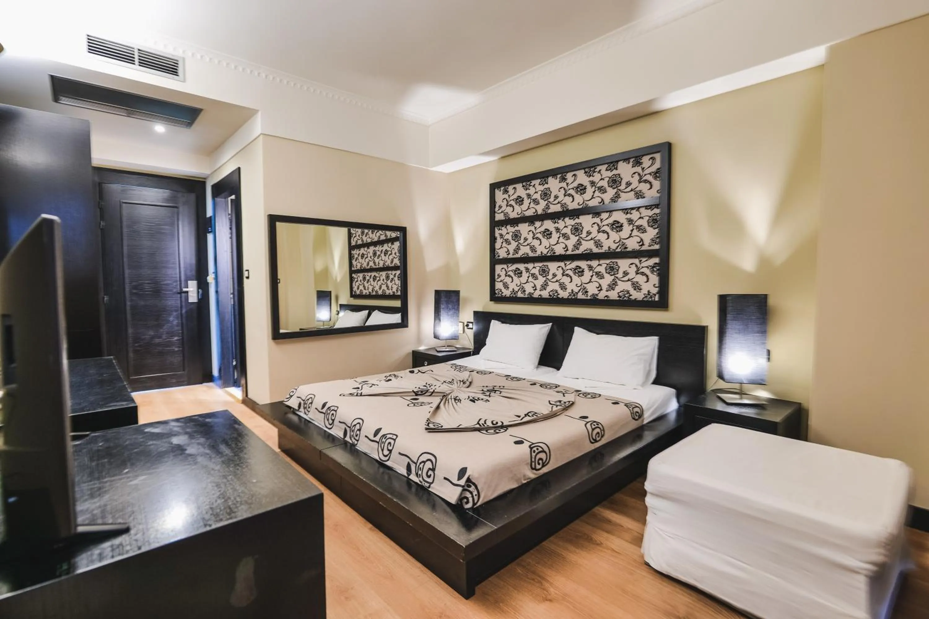 Photo of the whole room in Rapo's Resort Hotel