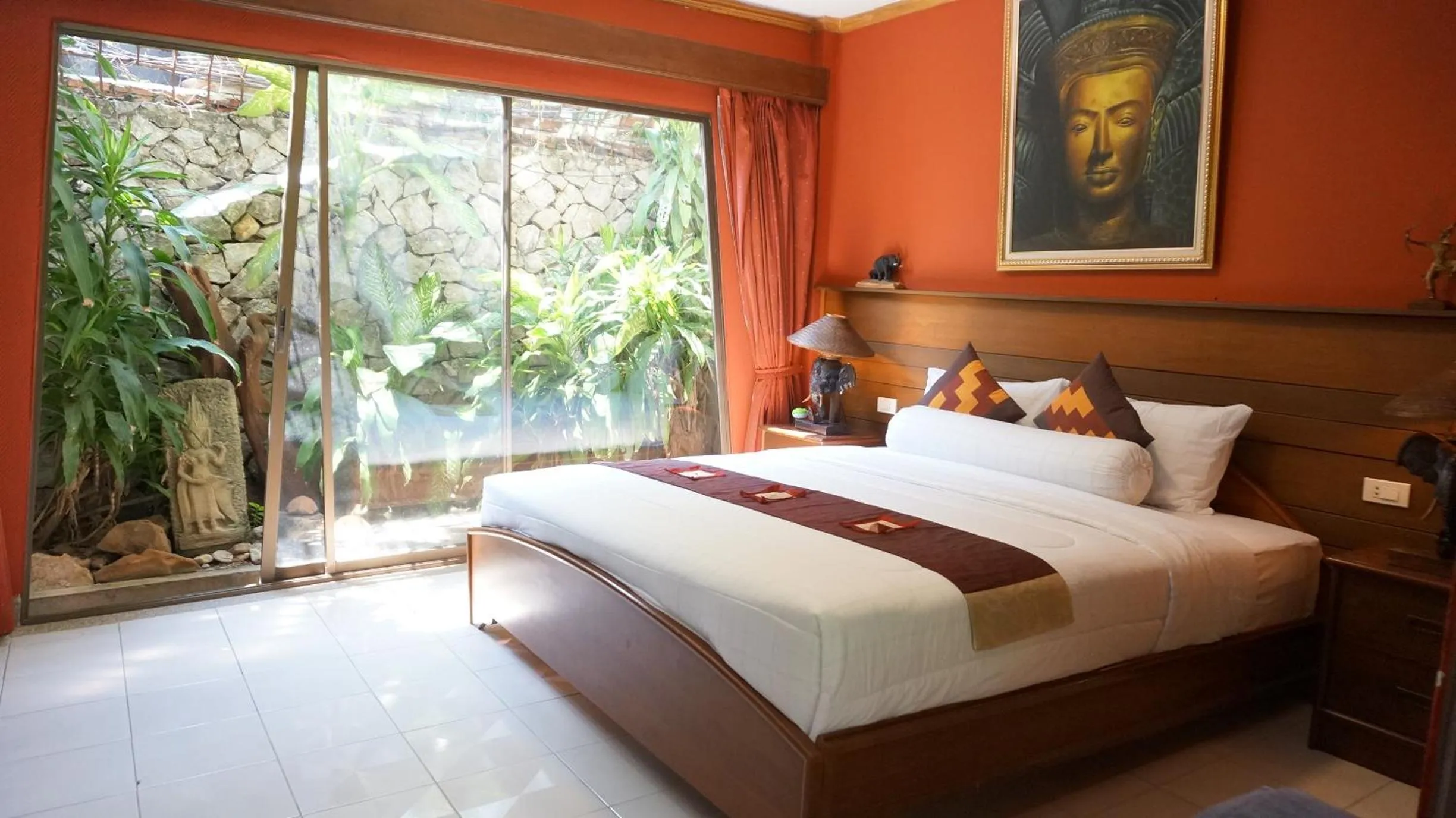 Photo of the whole room, Bed in LePrive Resort