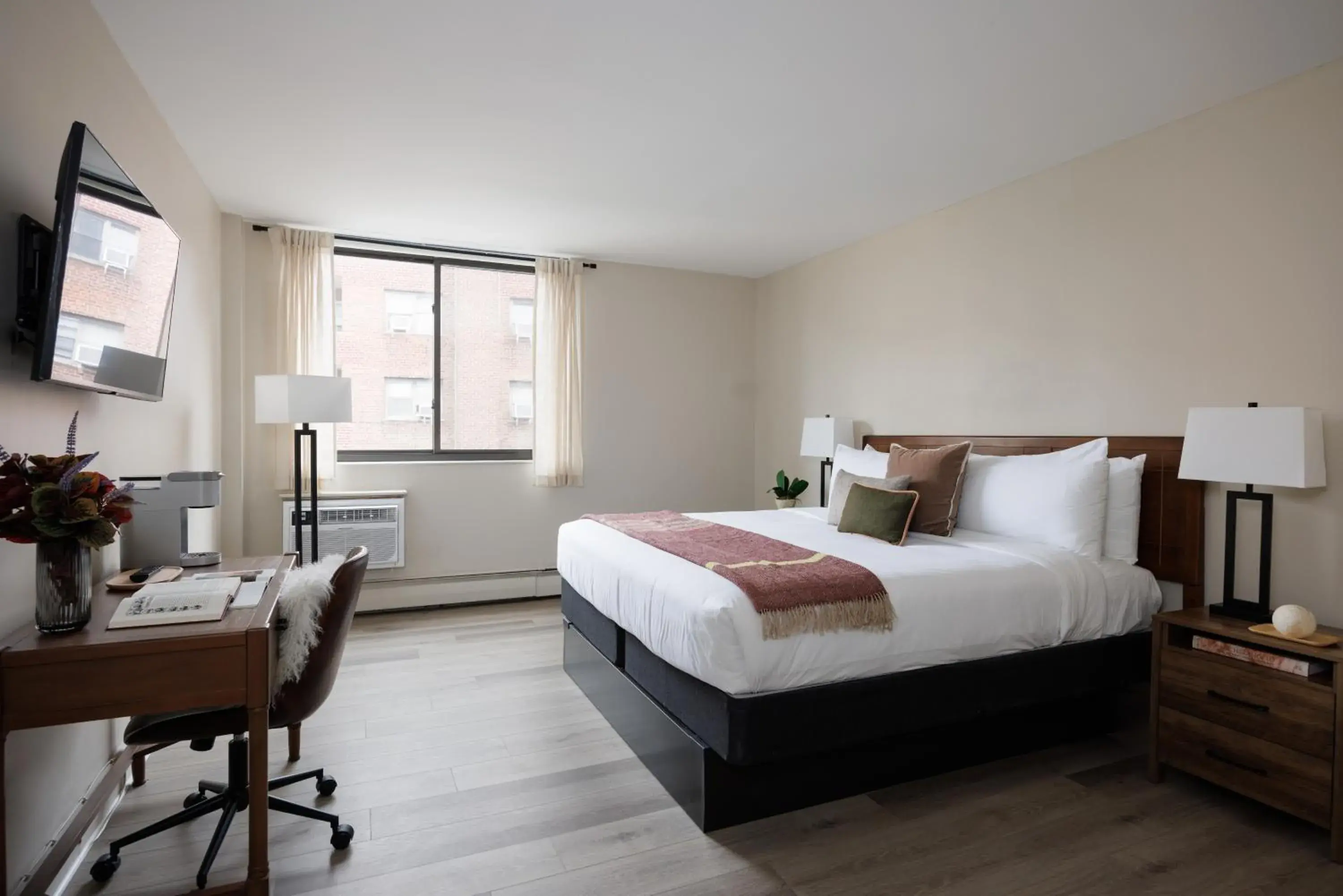 Signature King Room in The Andrew Hotel Signature King Room in The Andrew Hotel