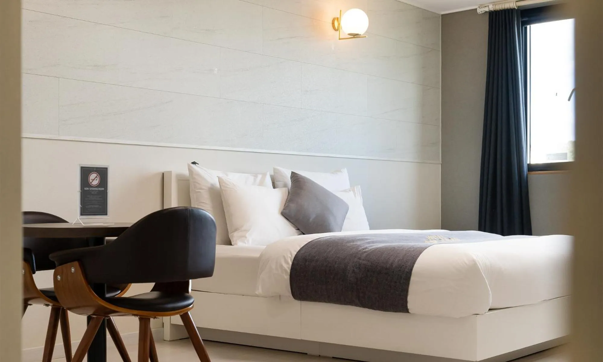 Bed in CM Park Hotel