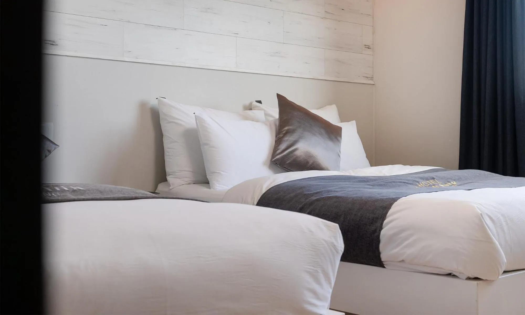 Bed in CM Park Hotel