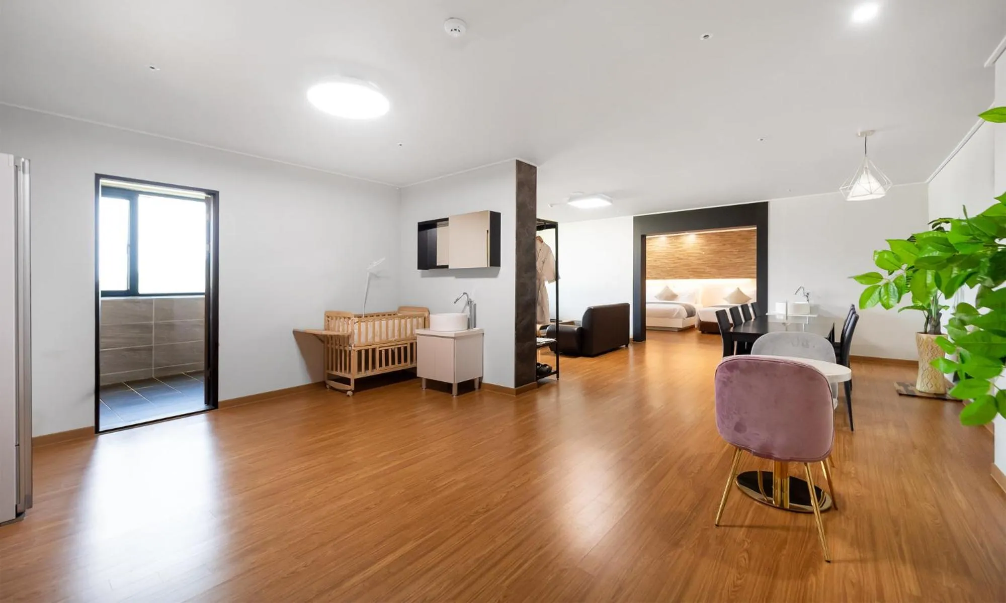 Bed in CM Park Hotel