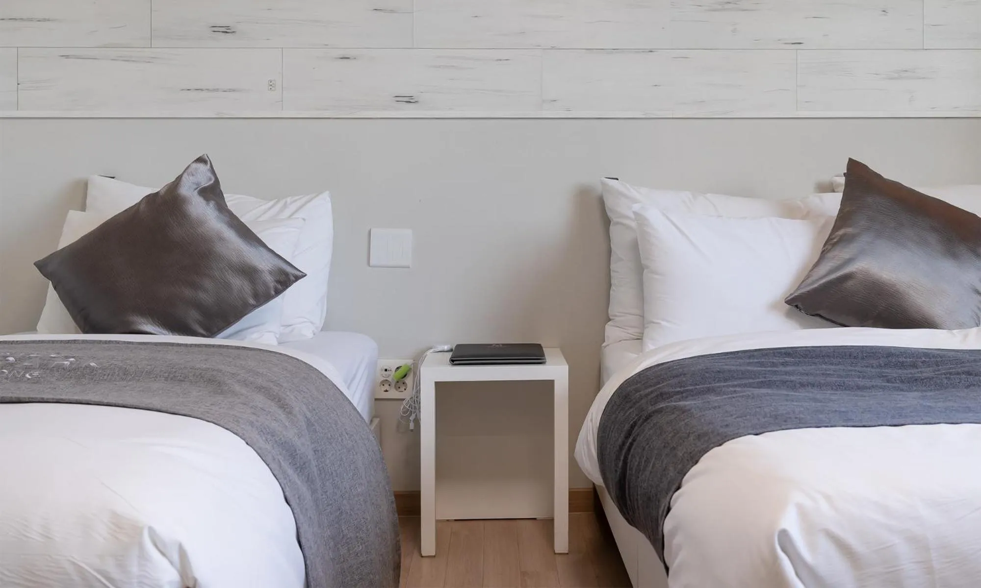 Bed in CM Park Hotel