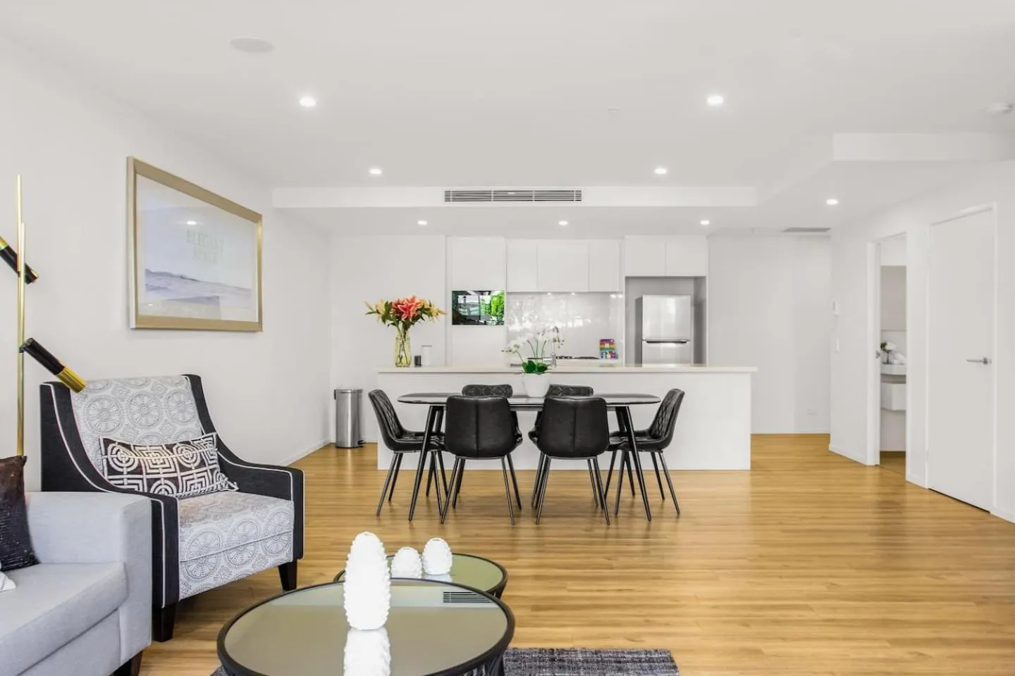 Seating area in Ruby Gold Coast By Serain