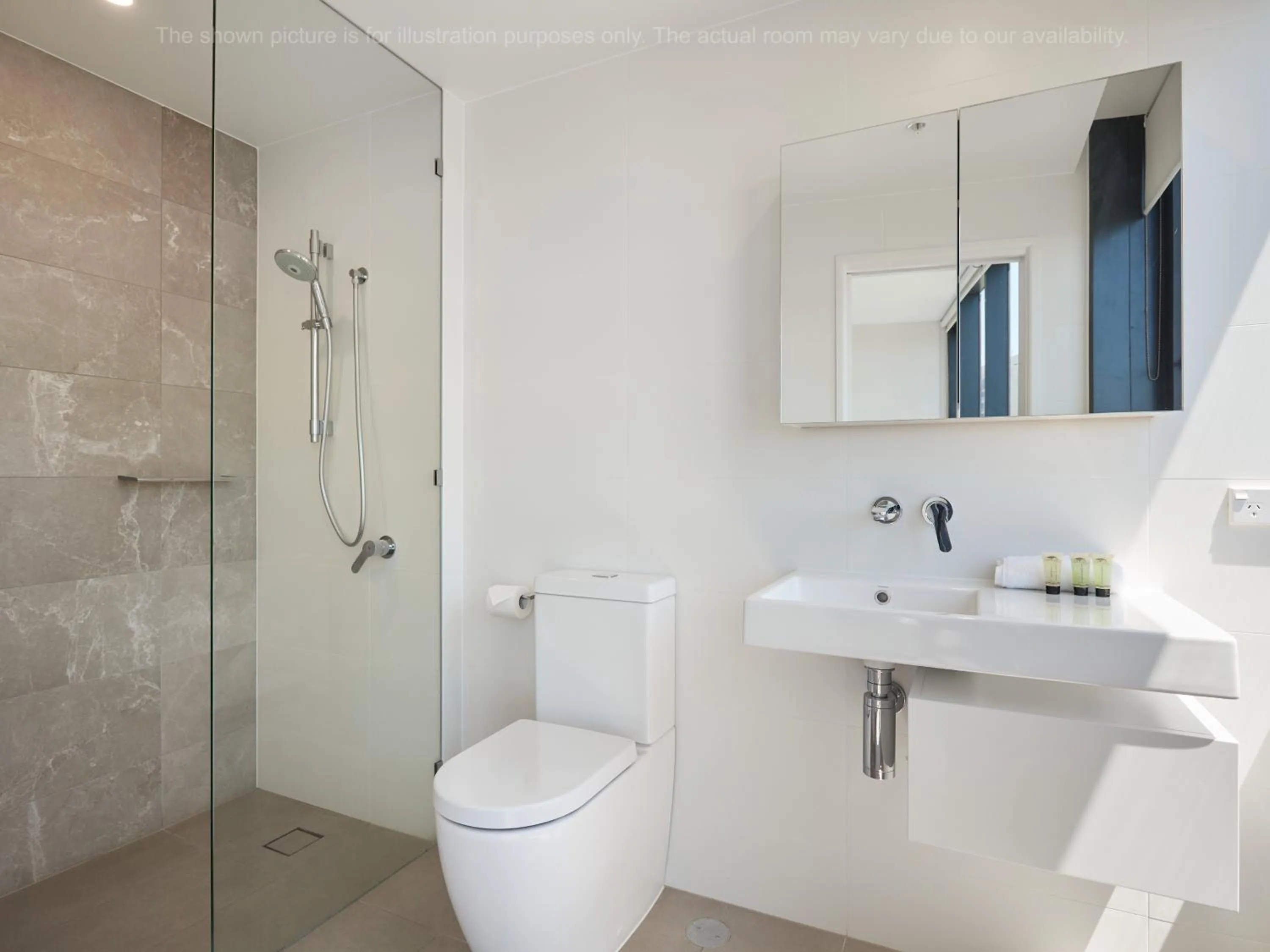 Toilet in Ruby Gold Coast By Serain