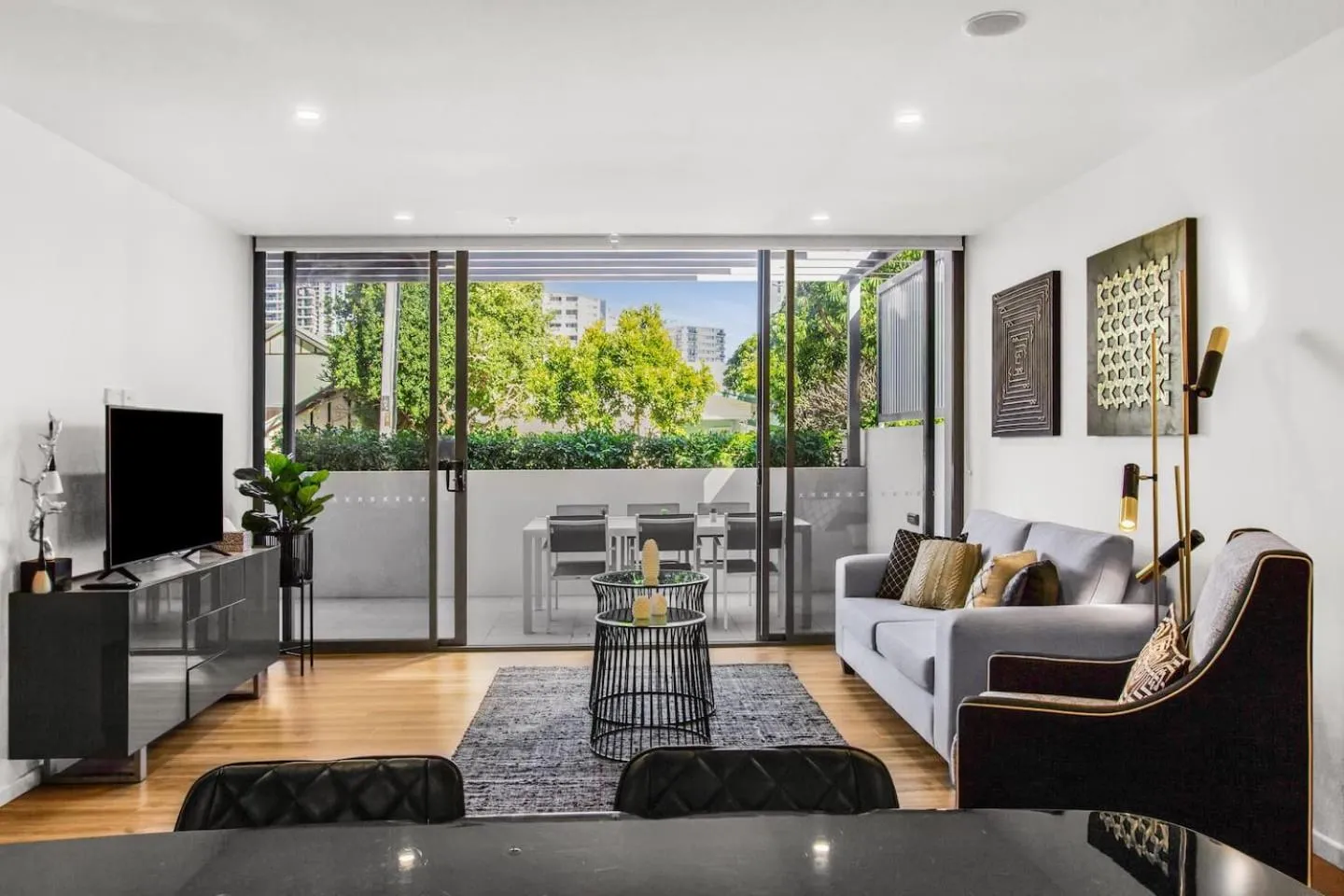 Seating area in Ruby Gold Coast By Serain