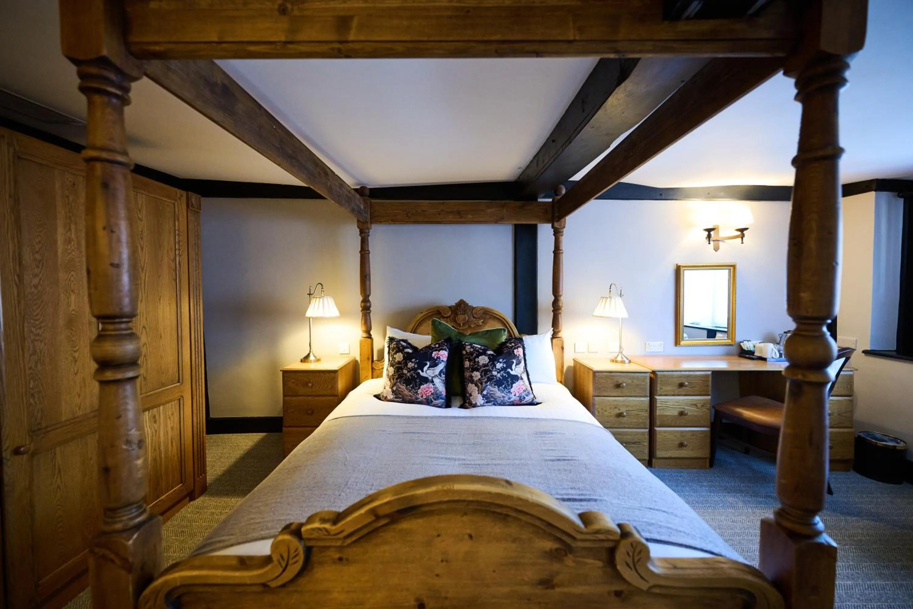 Bedroom, Bed in White Hart, Exeter by Marston's Inns