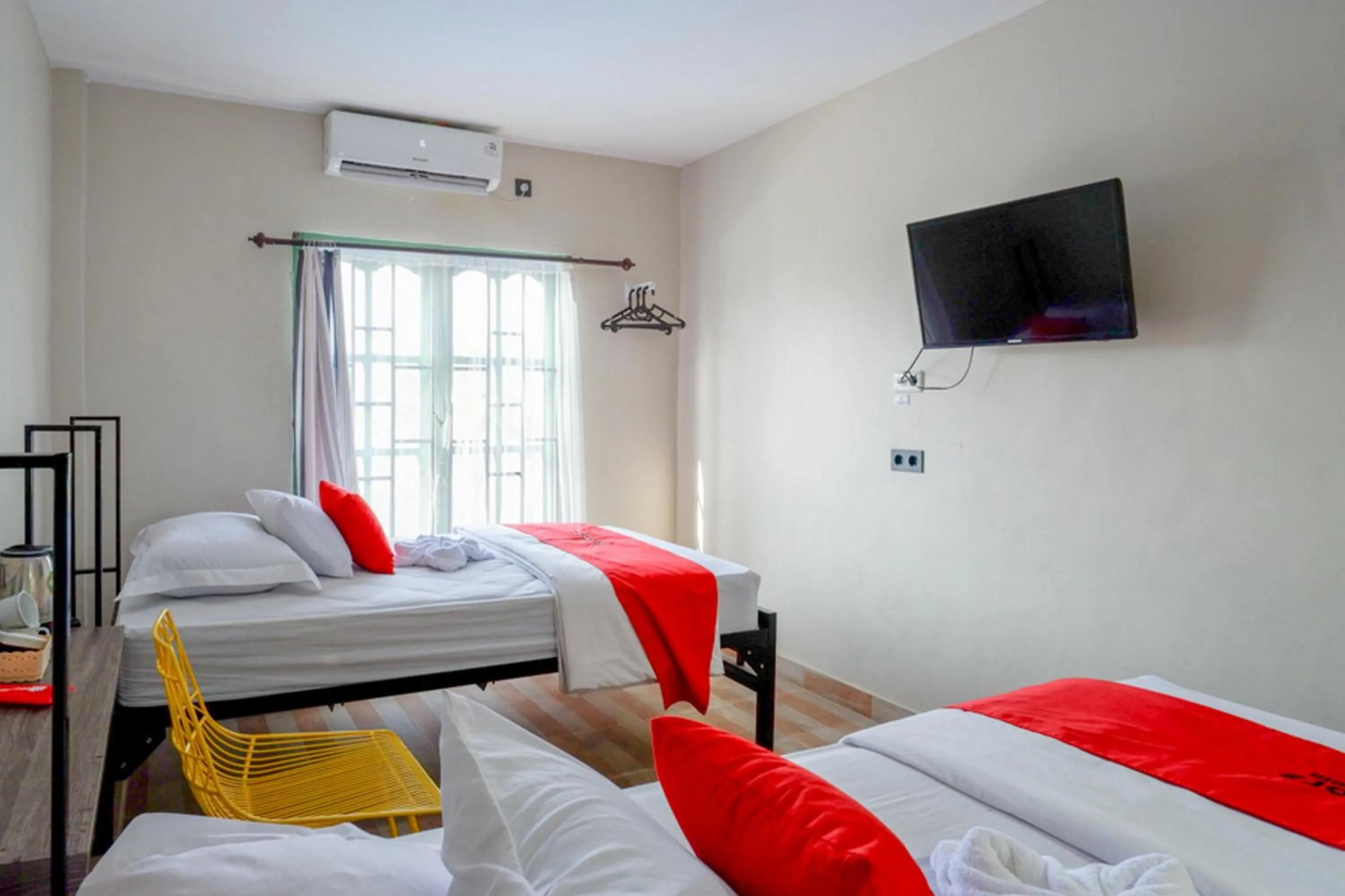 Bed in RedDoorz Syariah At Jalan Jenderal Sudirman Palopo