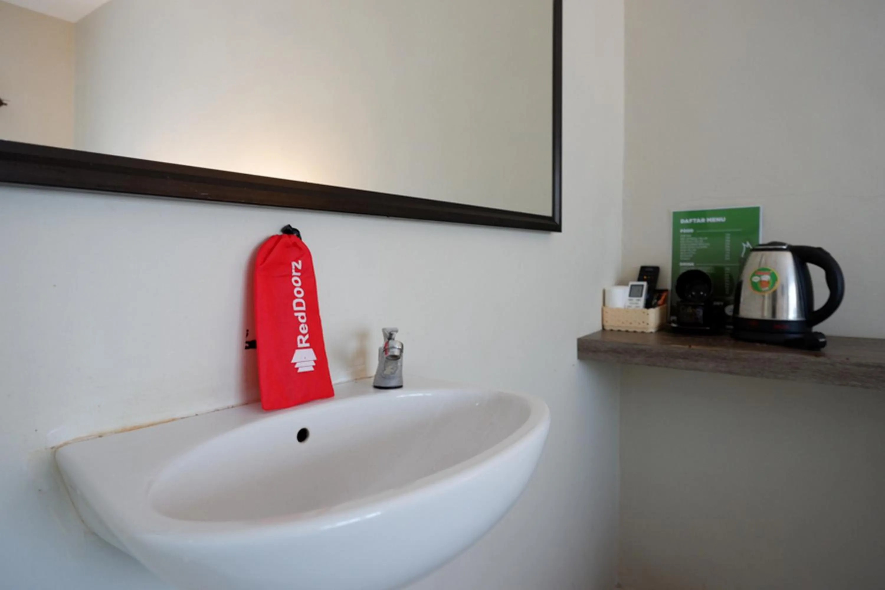 RedDoorz Syariah At Jalan Jenderal Sudirman Palopo