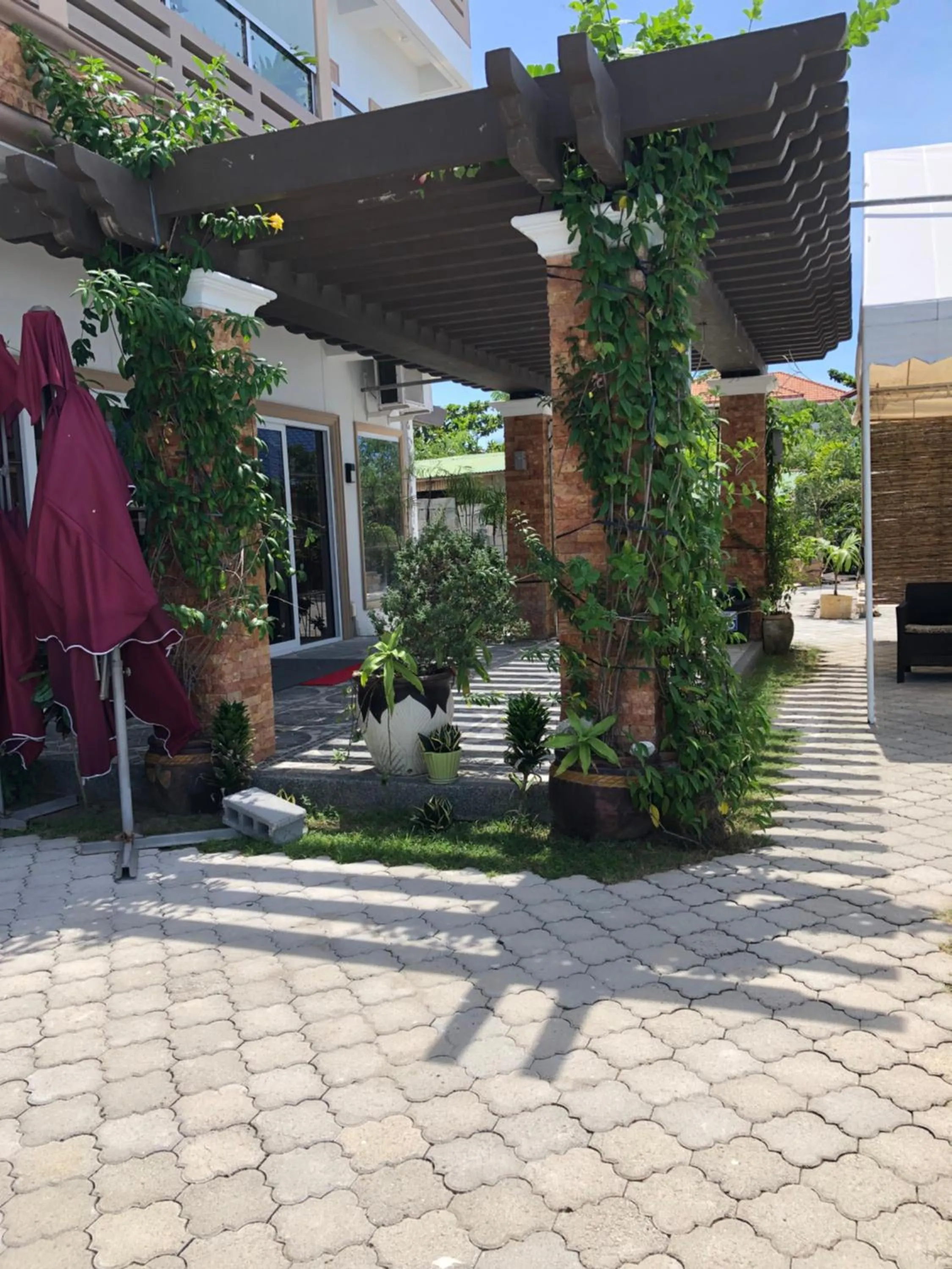 EM Royalle Hotel & Beach Resort