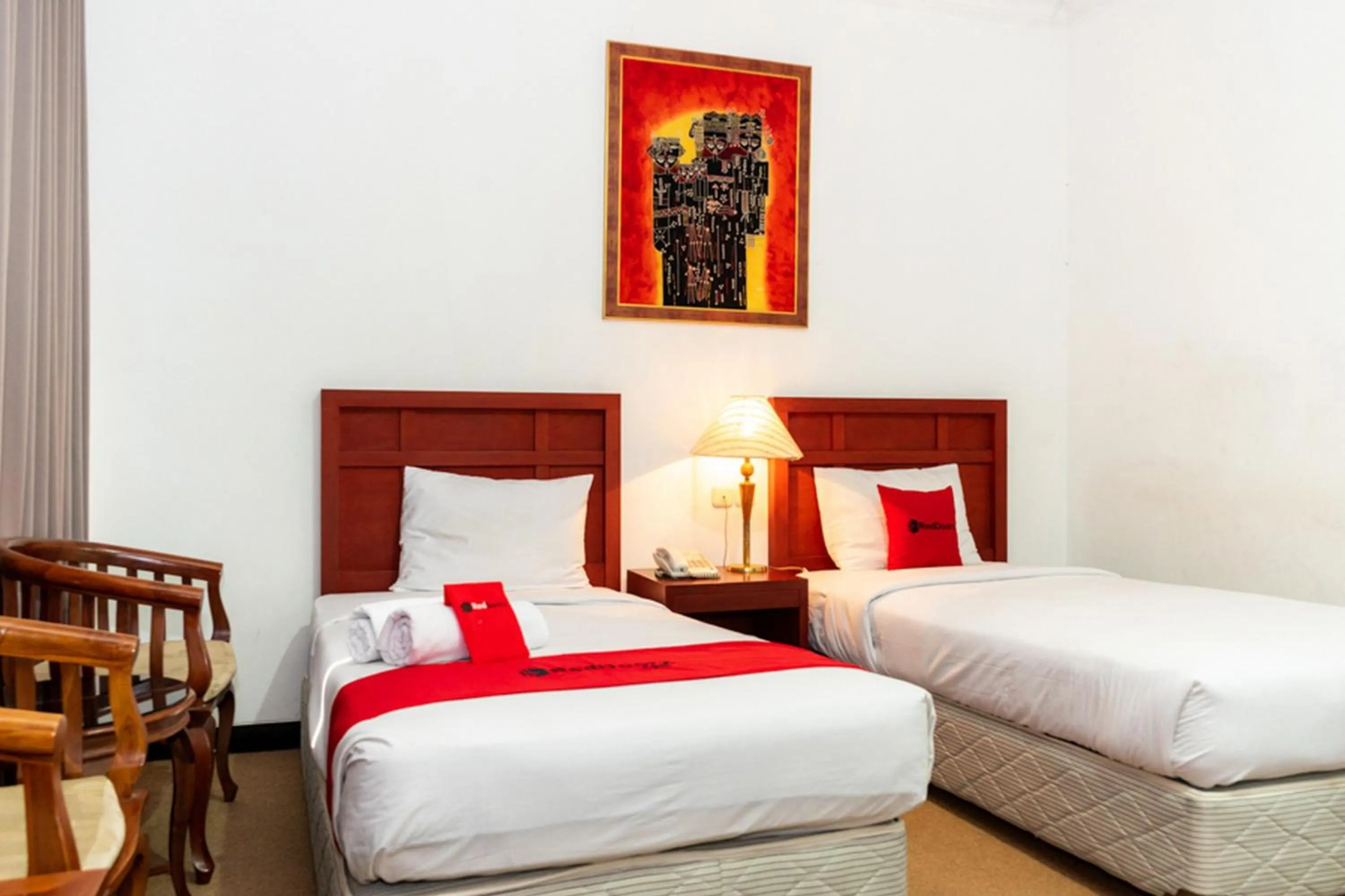Bed in RedDoorz Plus Syariah near Java Supermall Semarang 2