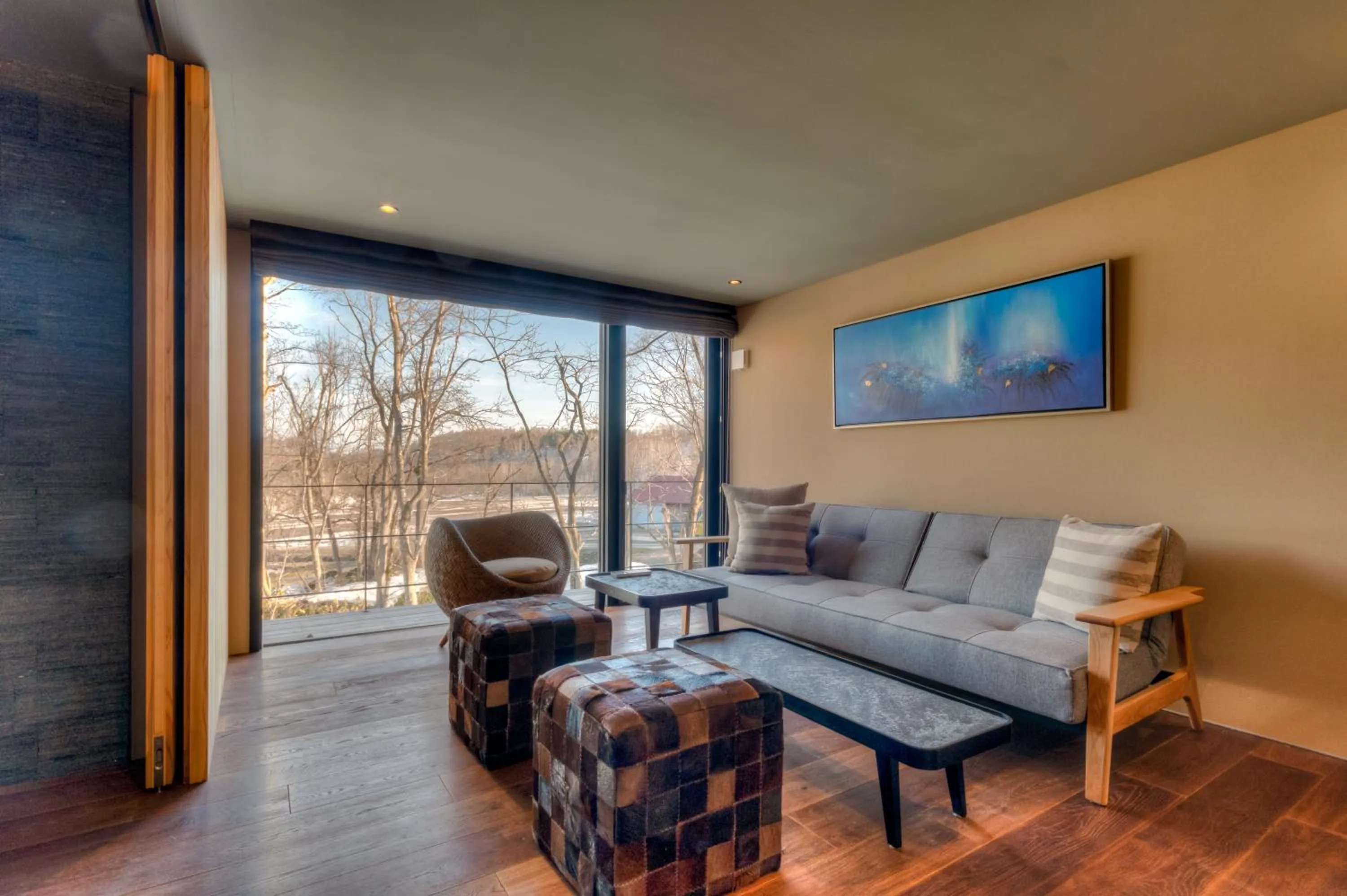 Seating area in Hideaway on Escarpment by H2 Life