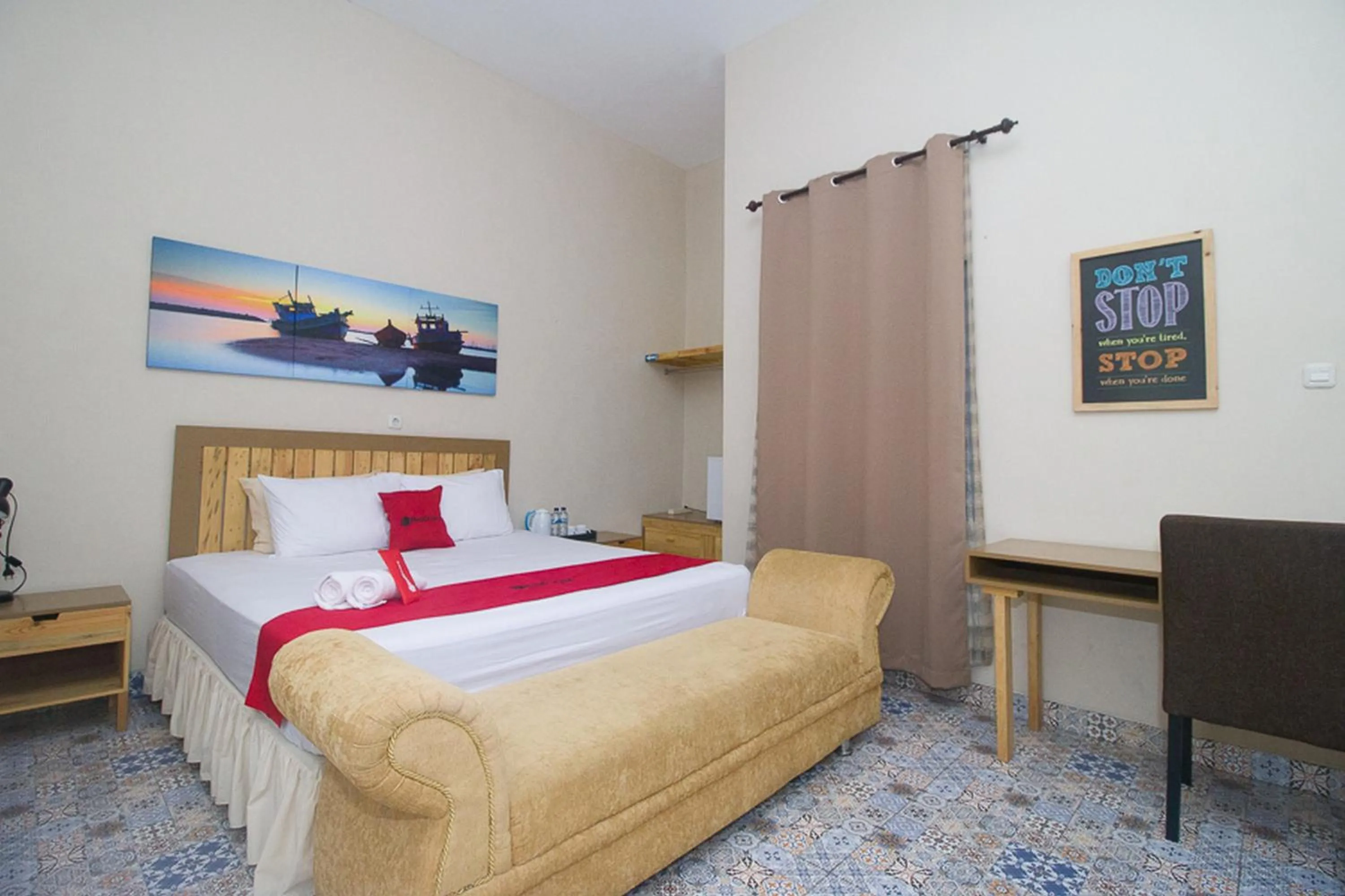 Bedroom, Bed in RedDoorz Plus Syariah near Alun Alun Sampang