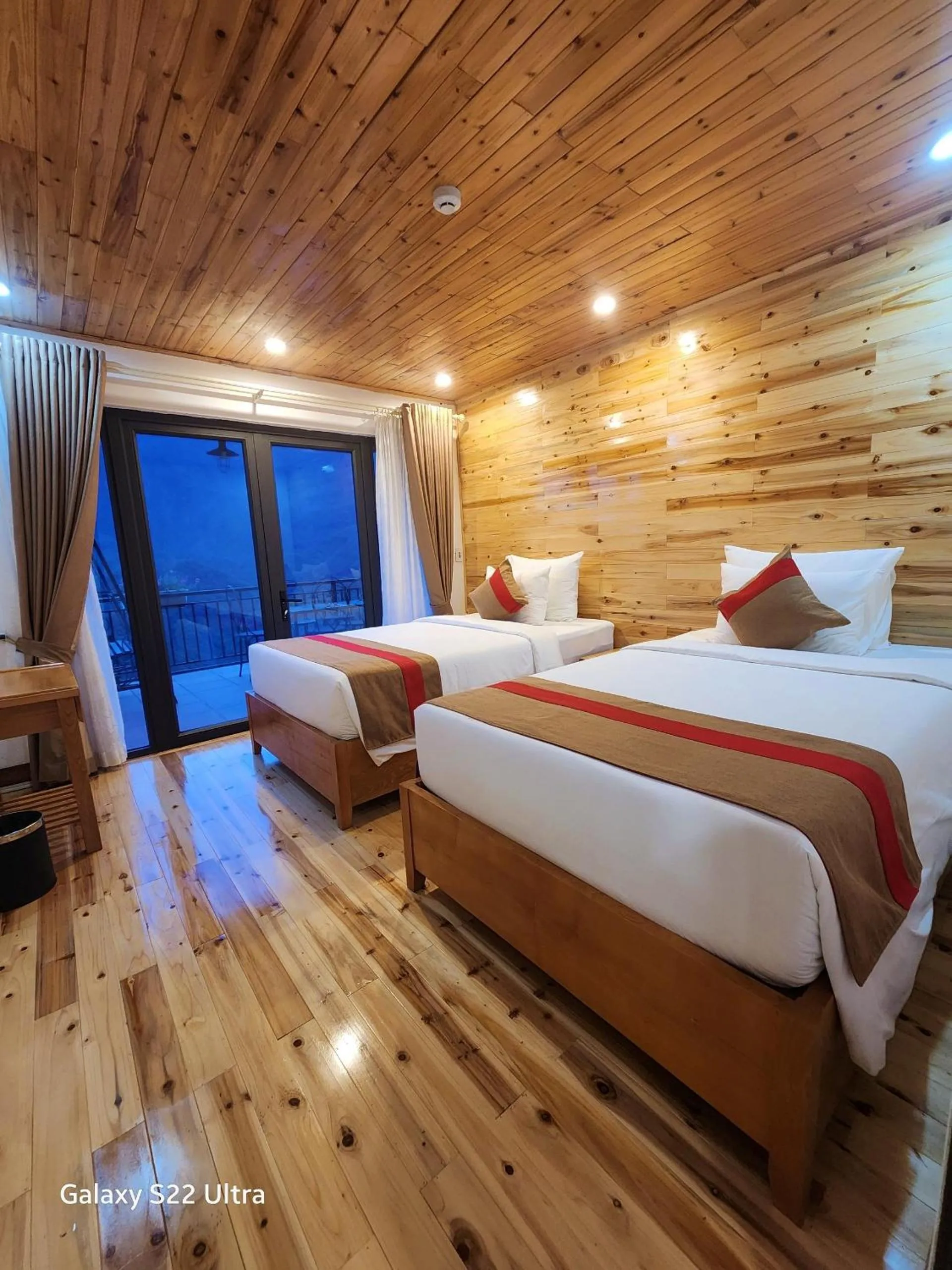 Photo of the whole room, Bed in SaPa Retreat Condotel