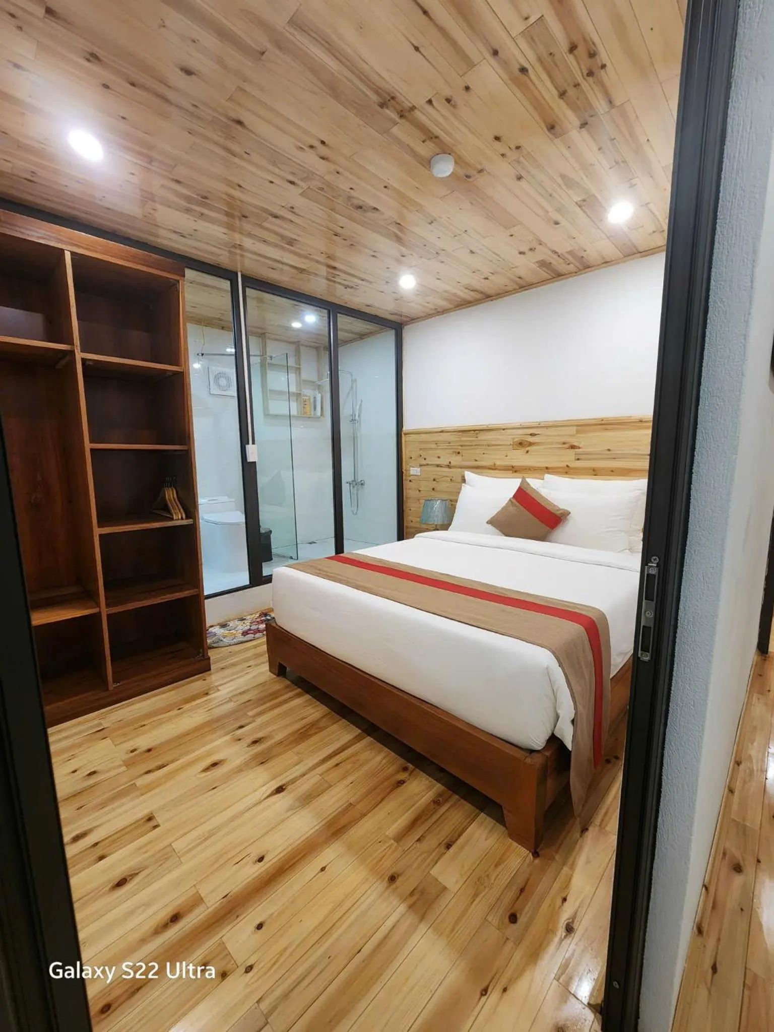Photo of the whole room, Bed in SaPa Retreat Condotel