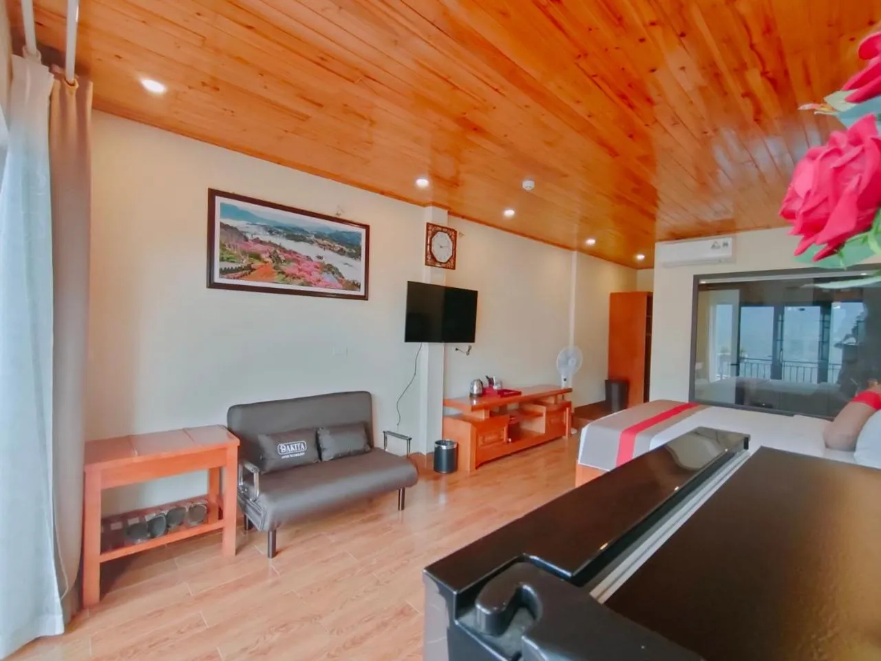 Communal lounge/ TV room in SaPa Retreat Condotel