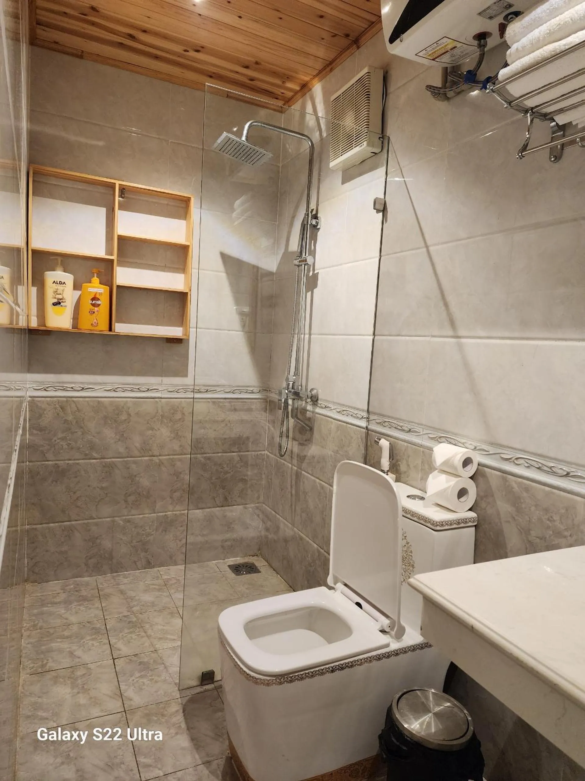 Toilet in SaPa Retreat Condotel