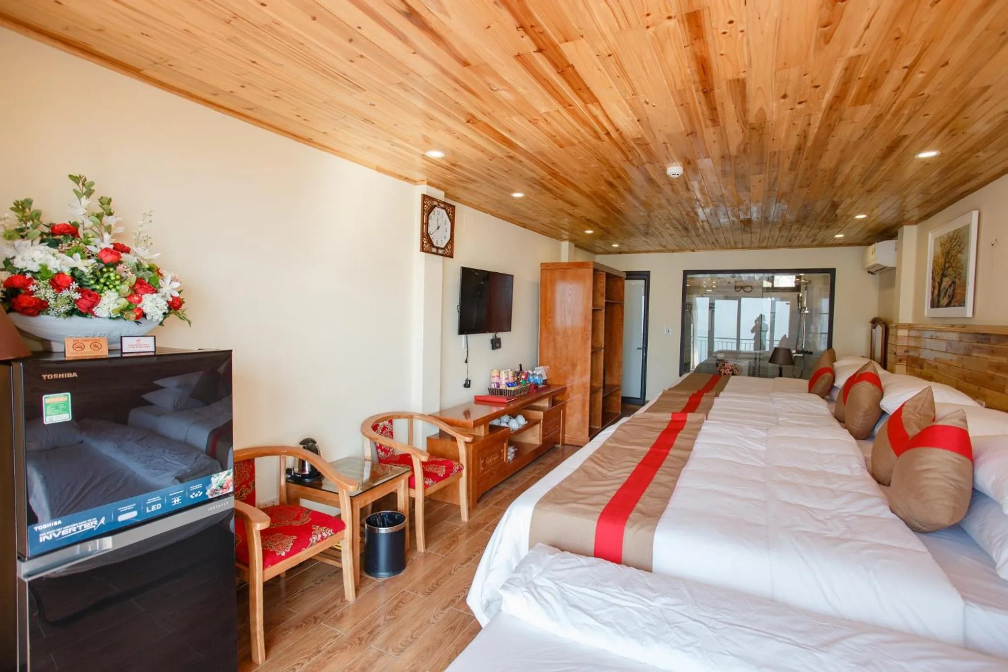 Photo of the whole room, Bed in SaPa Retreat Condotel