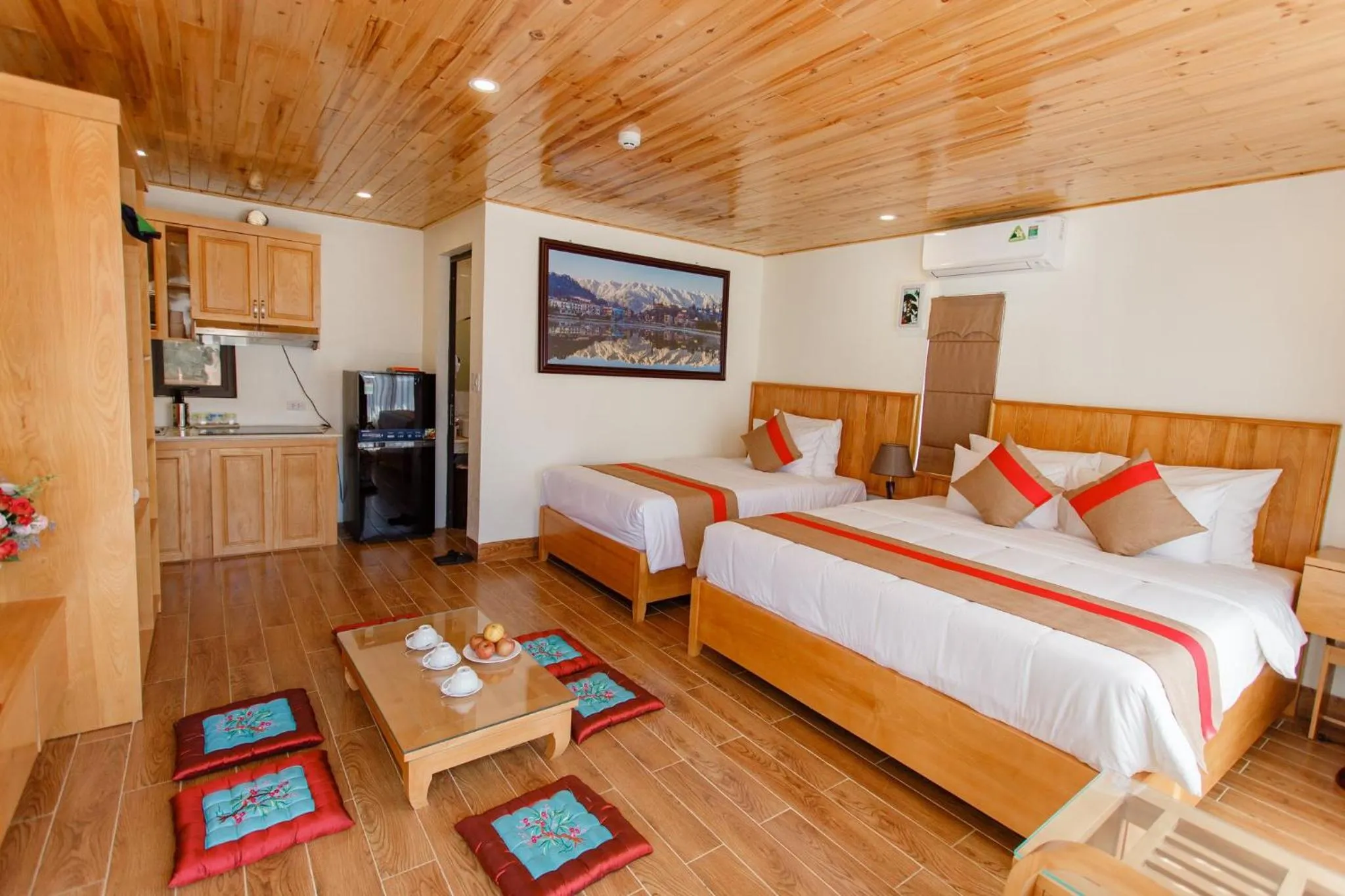 Photo of the whole room, Bed in SaPa Retreat Condotel