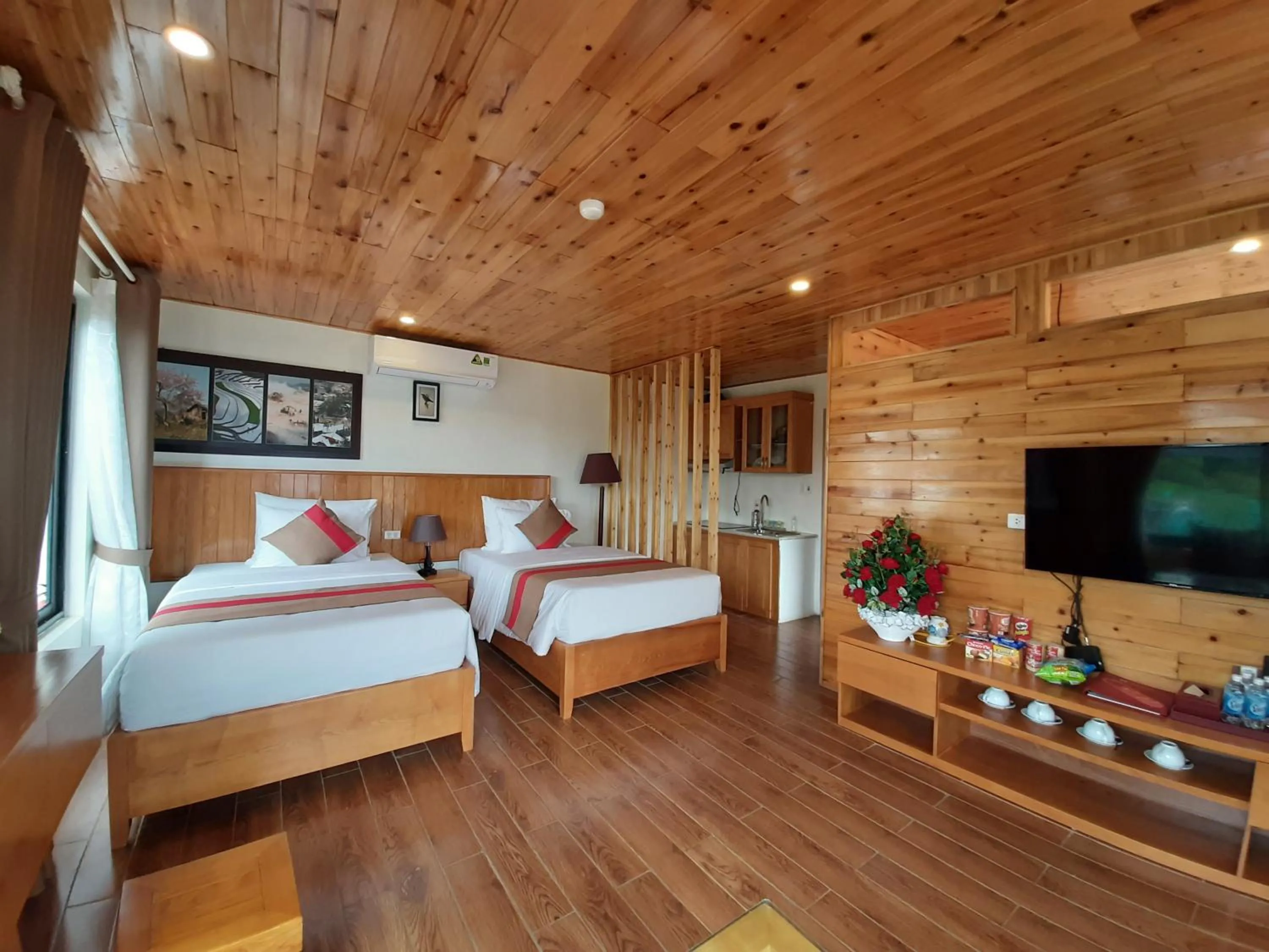 Photo of the whole room, Bed in SaPa Retreat Condotel