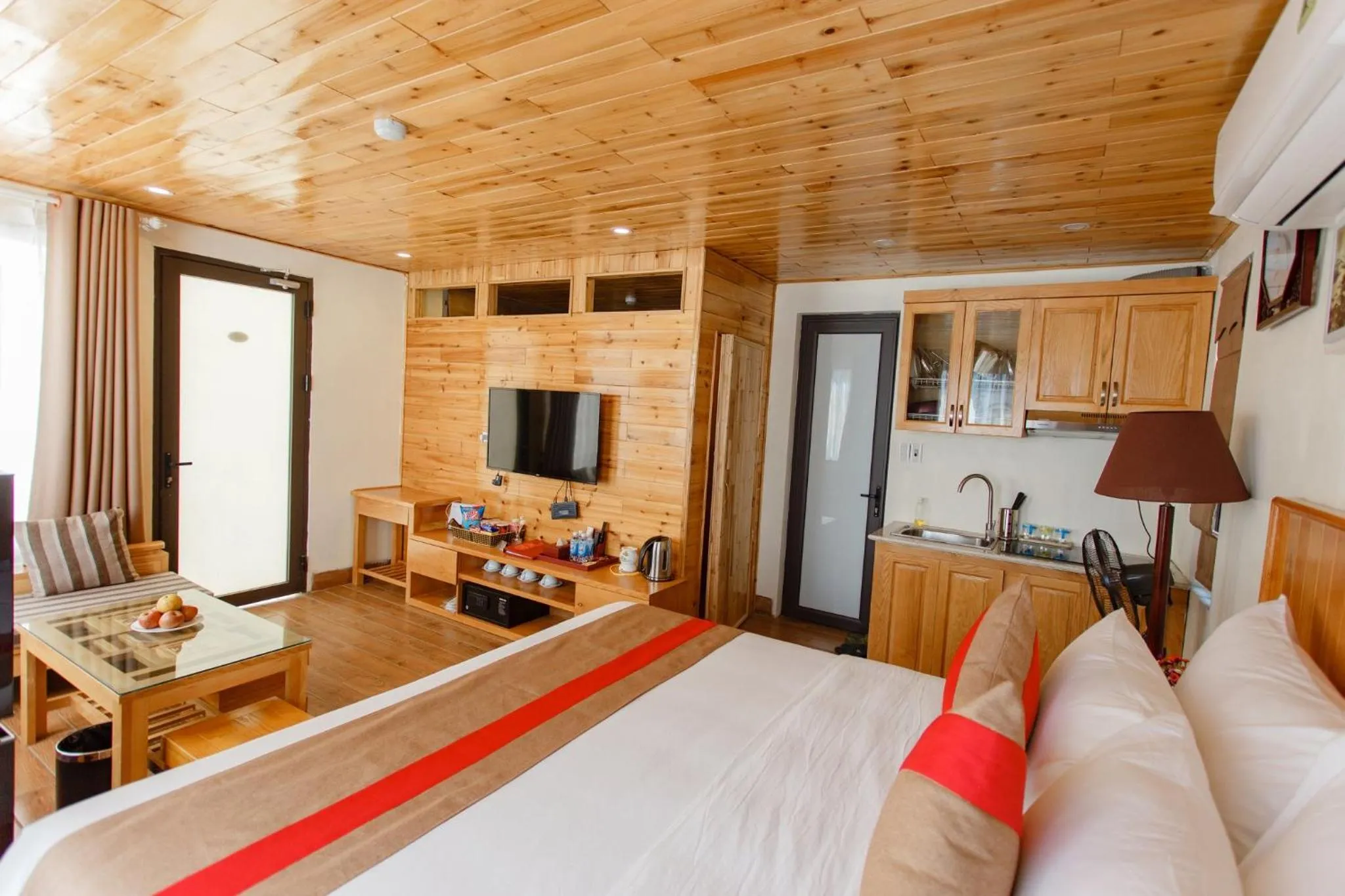 Living room, Bed in SaPa Retreat Condotel