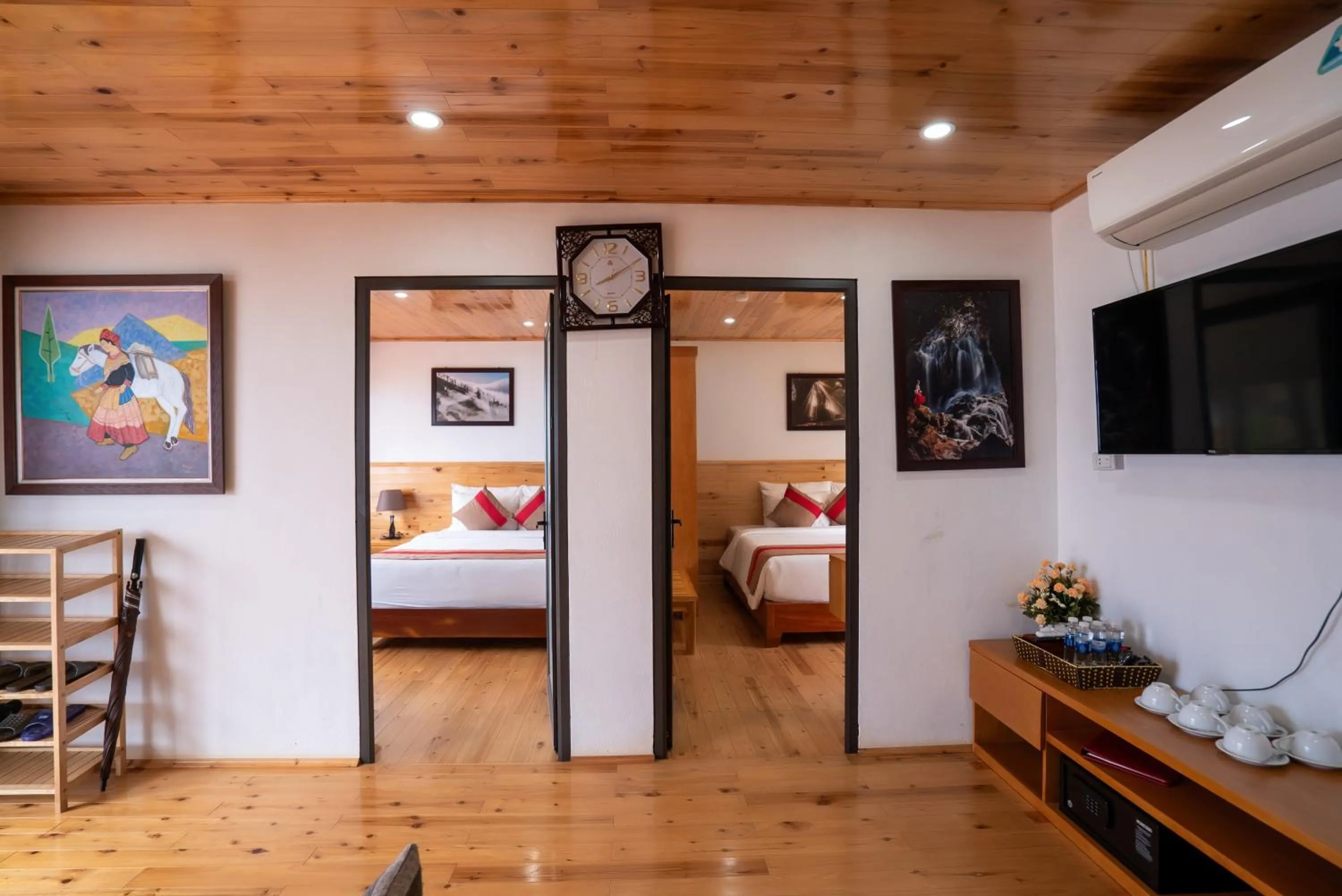 Photo of the whole room, Bed in SaPa Retreat Condotel
