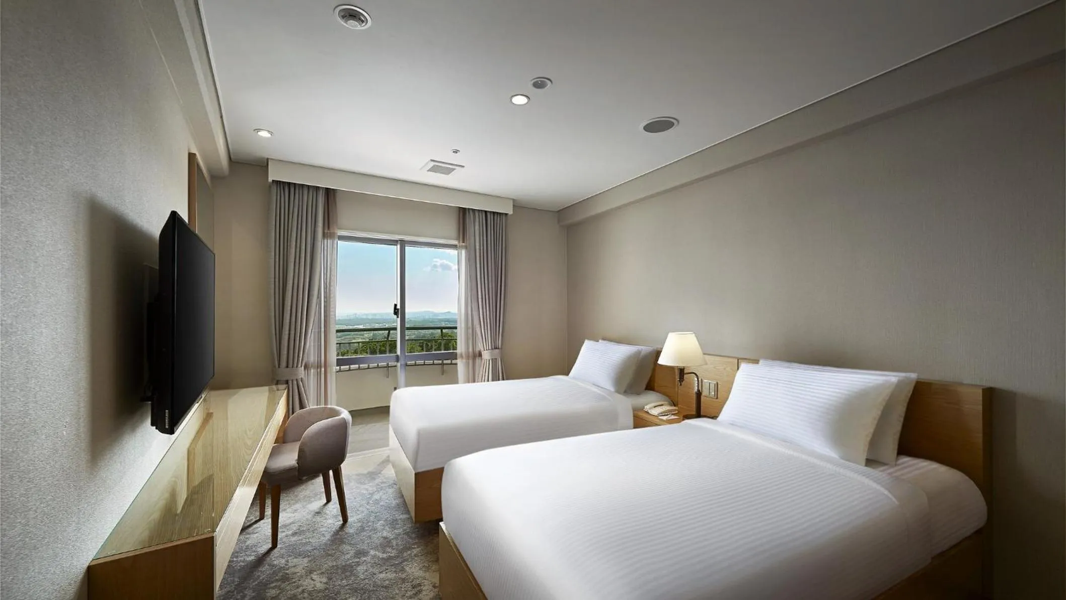 Photo of the whole room, Bed in ANA Crowne Plaza Resort Okinawa Uruma Hills By IHG