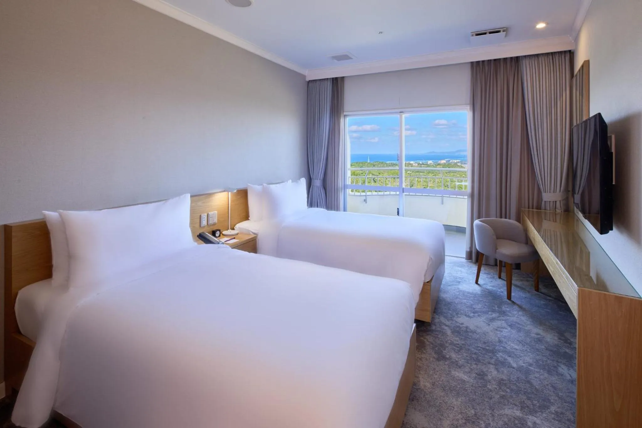 Photo of the whole room, Bed in ANA Crowne Plaza Resort Okinawa Uruma Hills By IHG