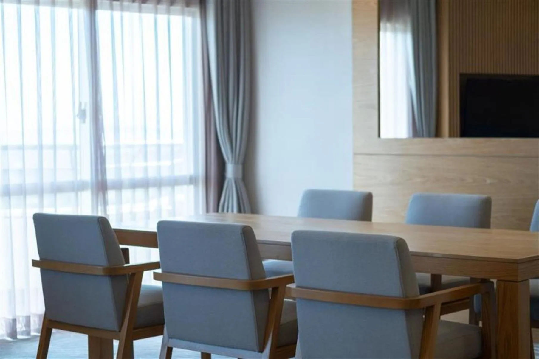 Photo of the whole room in ANA Crowne Plaza Resort Okinawa Uruma Hills By IHG