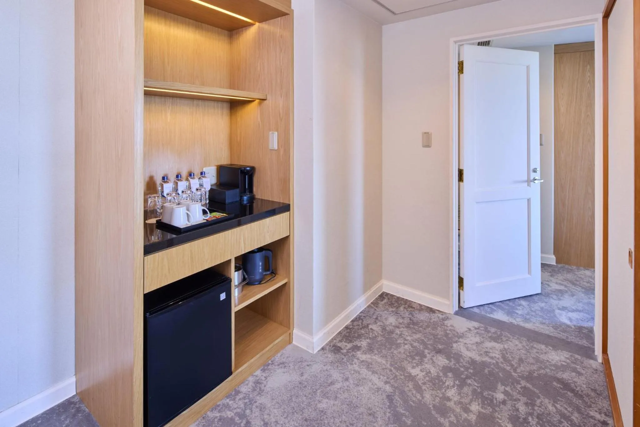 Photo of the whole room in ANA Crowne Plaza Resort Okinawa Uruma Hills By IHG