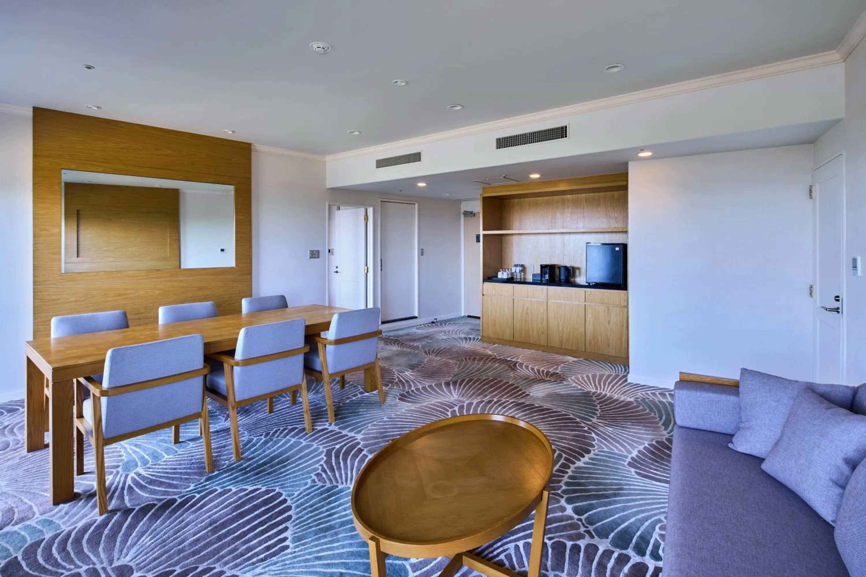 Living room in ANA Crowne Plaza Resort Okinawa Uruma Hills By IHG