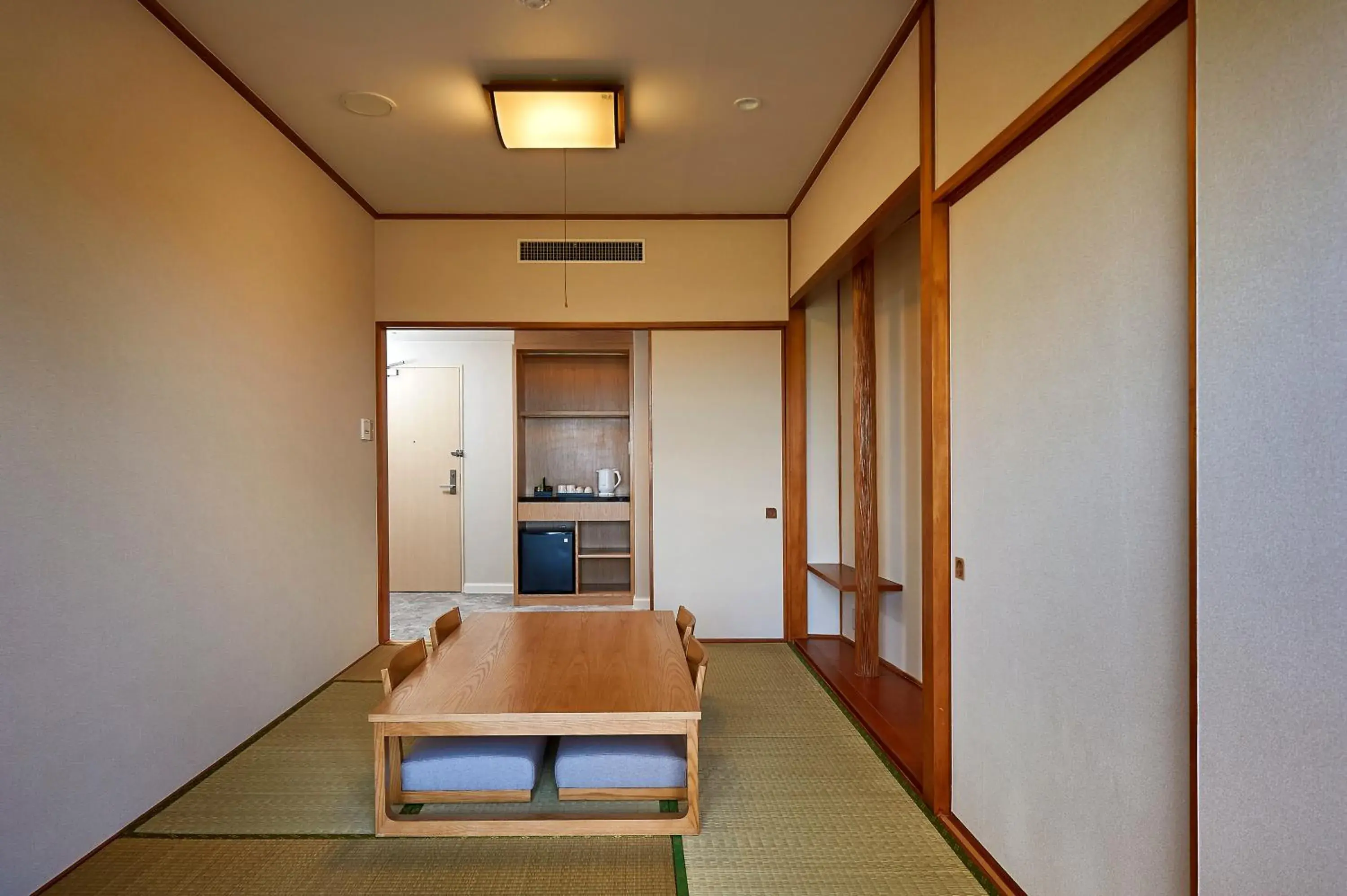 Two-Bedroom Suite with Garden View in ANA Crowne Plaza Resort Okinawa Uruma Hills By IHG Two-Bedroom Suite with Garden View in ANA Crowne Plaza Resort Okinawa Uruma Hills By IHG