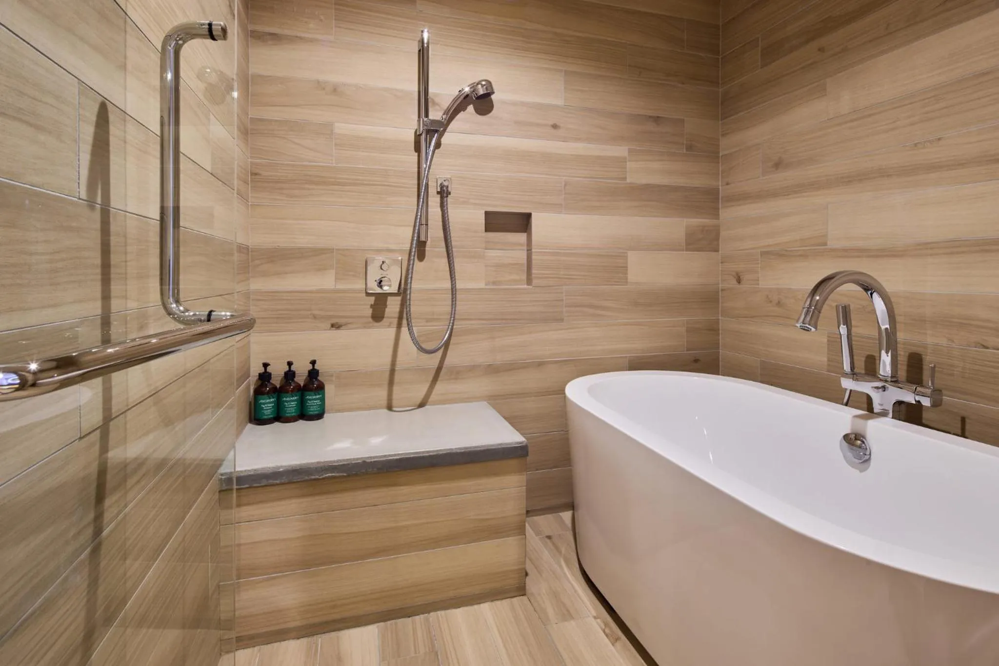 Photo of the whole room in ANA Crowne Plaza Resort Okinawa Uruma Hills By IHG