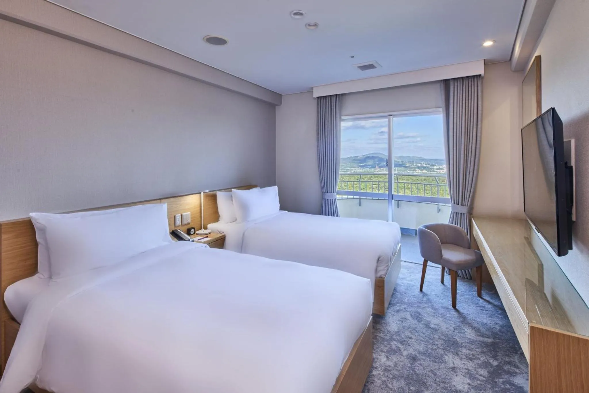 Photo of the whole room, Bed in ANA Crowne Plaza Resort Okinawa Uruma Hills By IHG