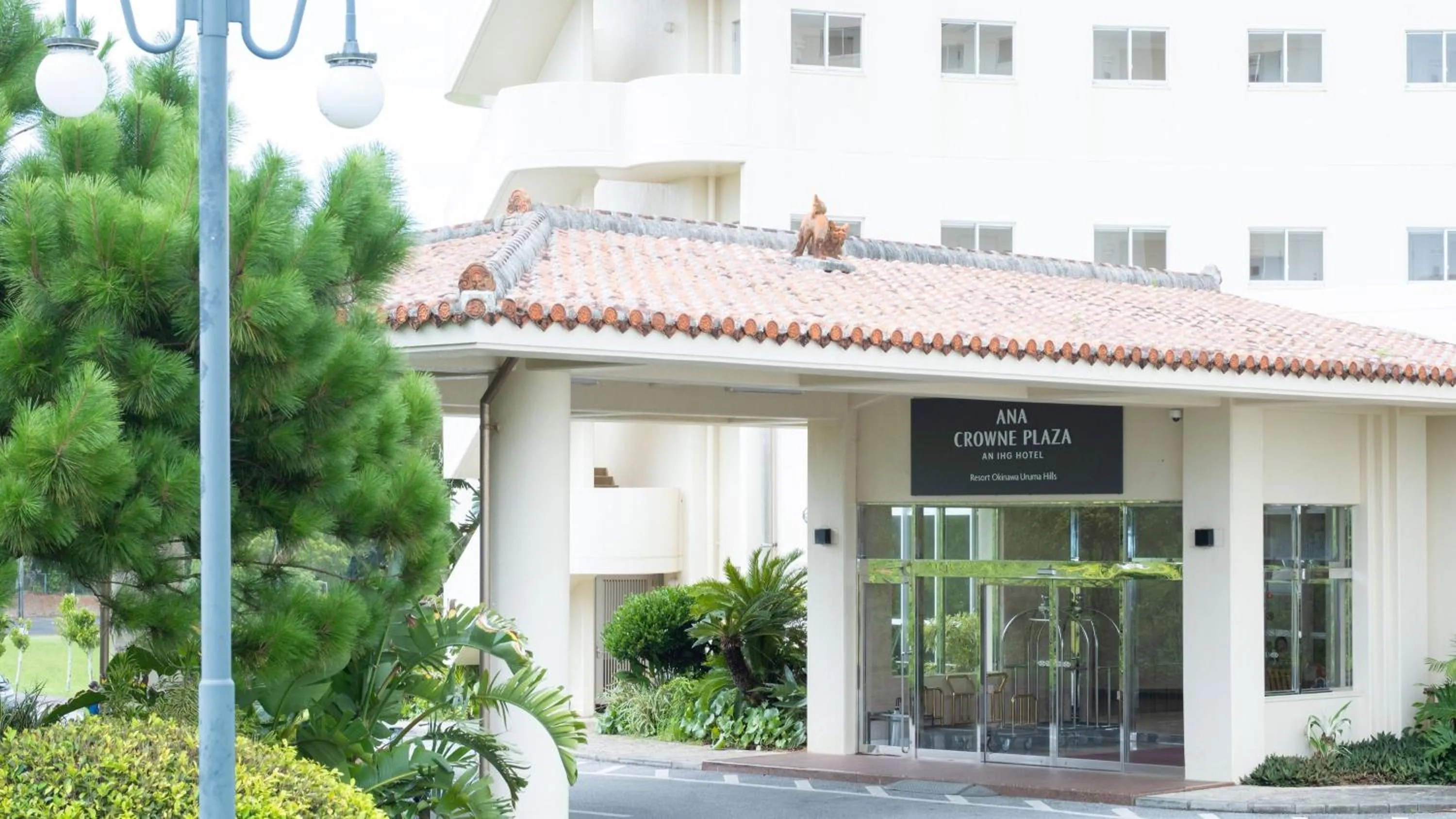 Property building in ANA Crowne Plaza Resort Okinawa Uruma Hills By IHG