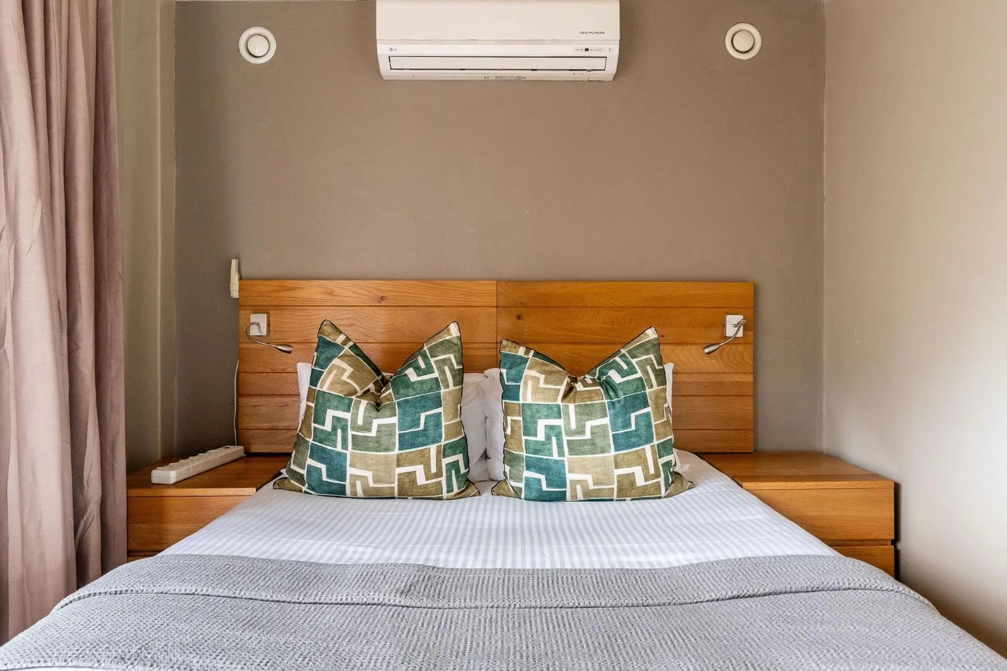 Bed in Camps Bay Forest Pods