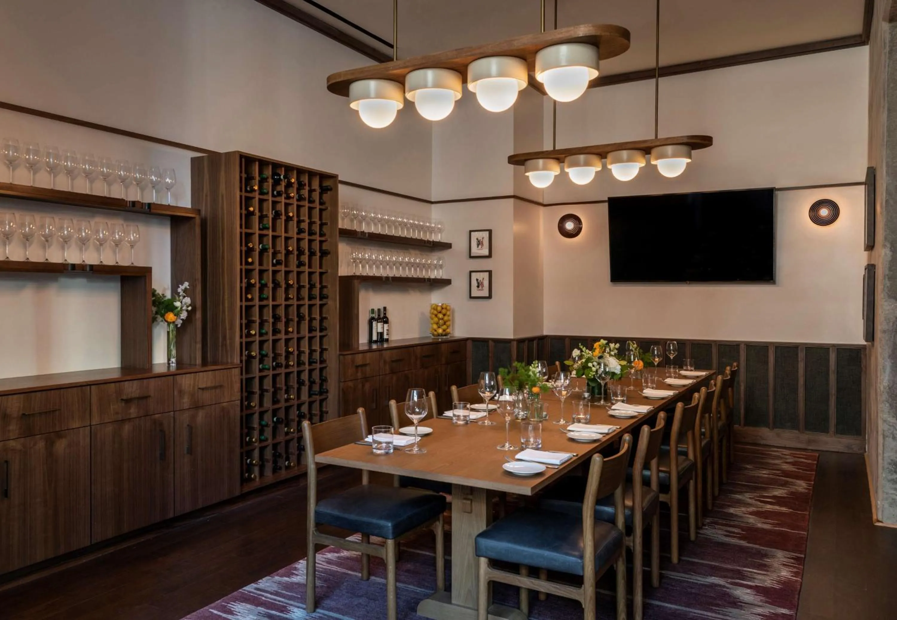 Restaurant/places to eat in Thompson Washington DC, by Hyatt