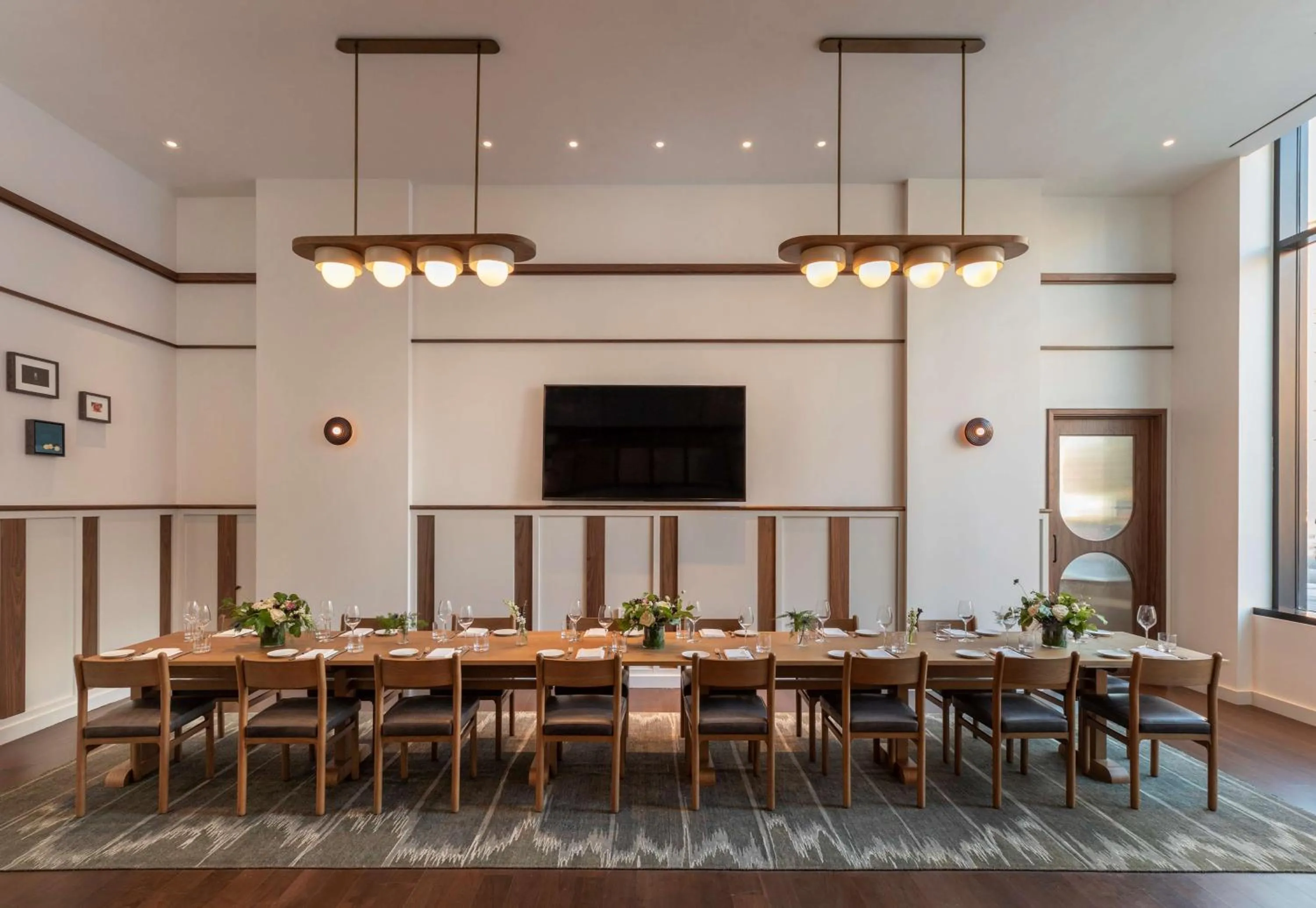 Restaurant/places to eat in Thompson Washington DC, by Hyatt