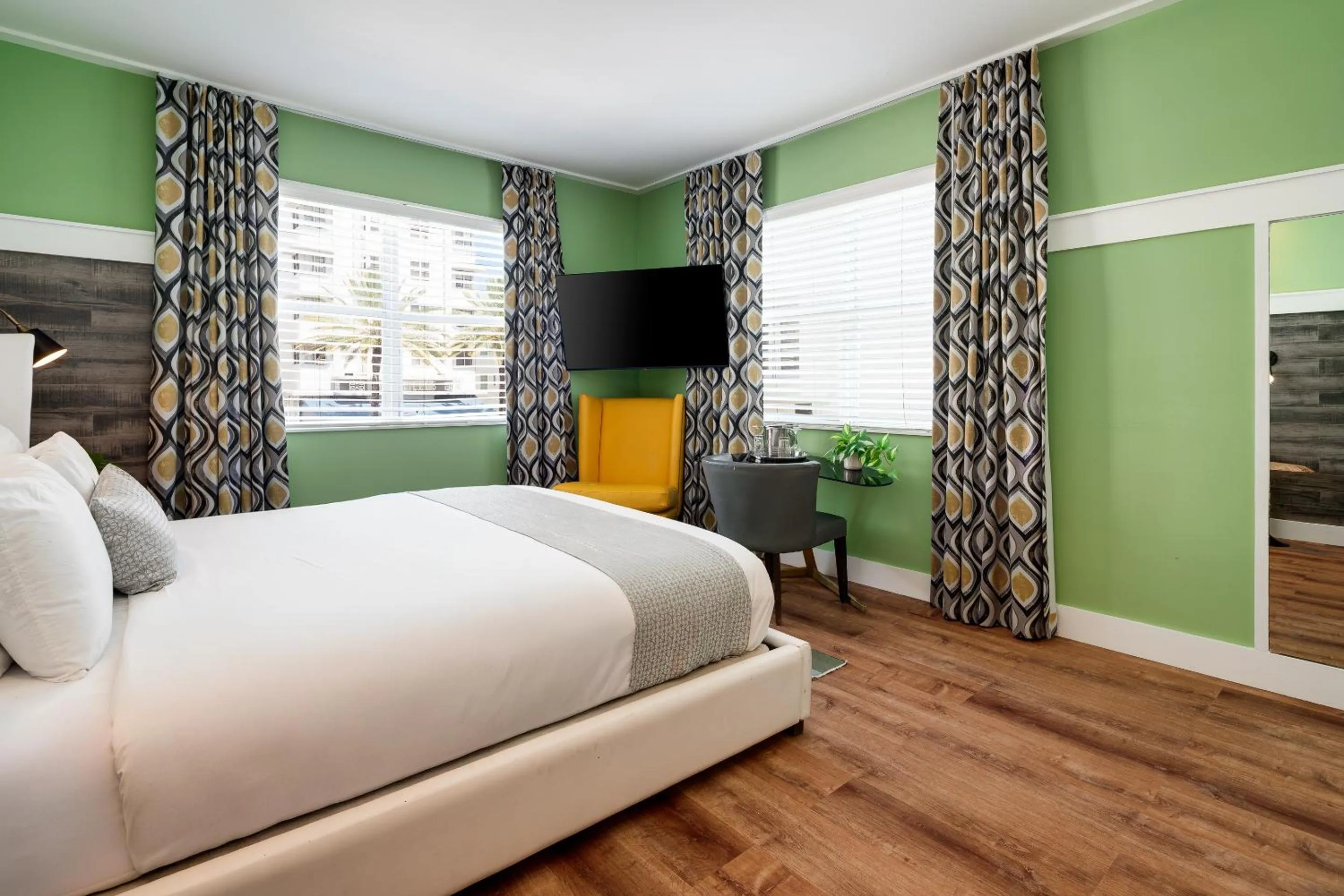 Bed in Catalina Hotel & Beach Club