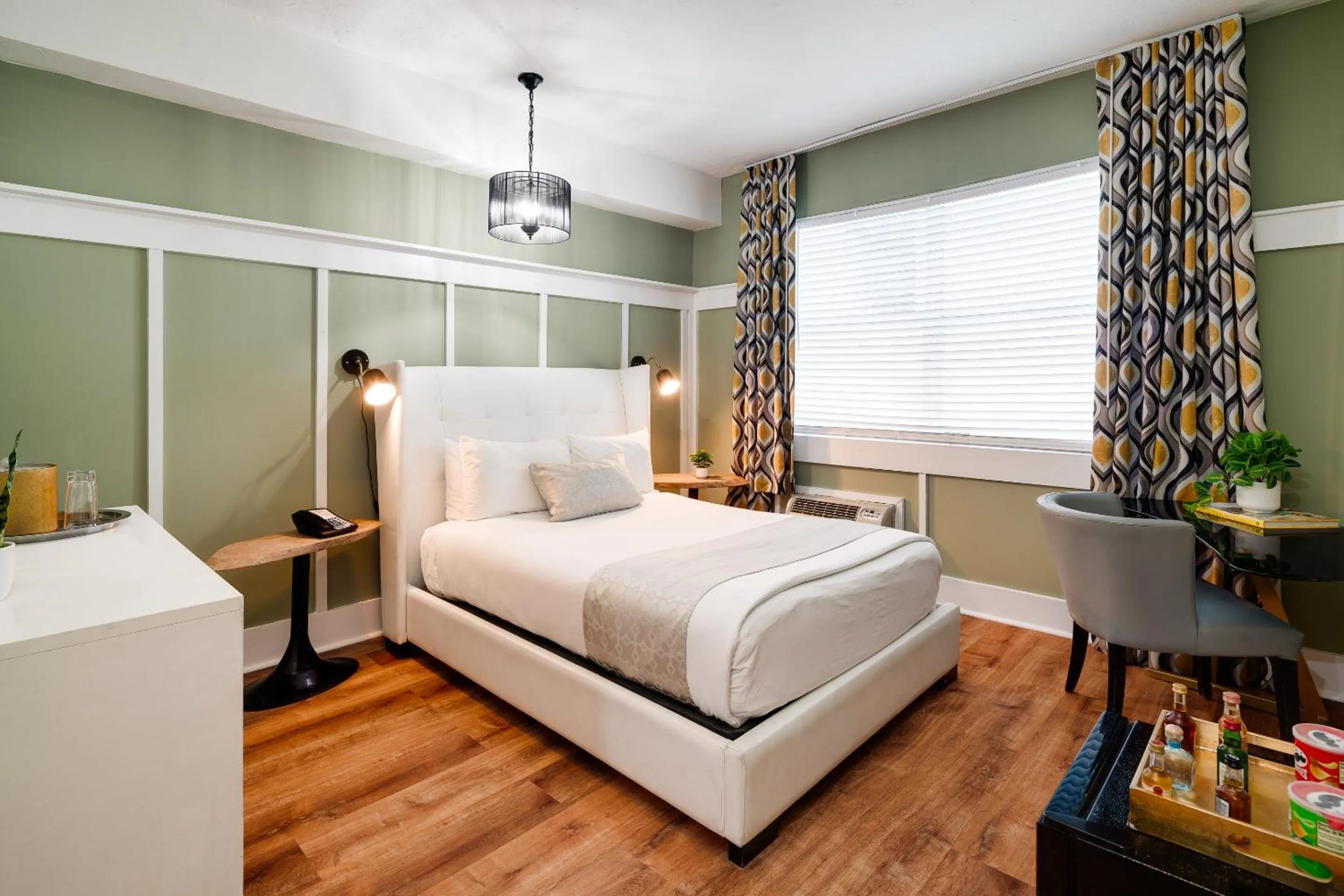 Bed in Catalina Hotel & Beach Club