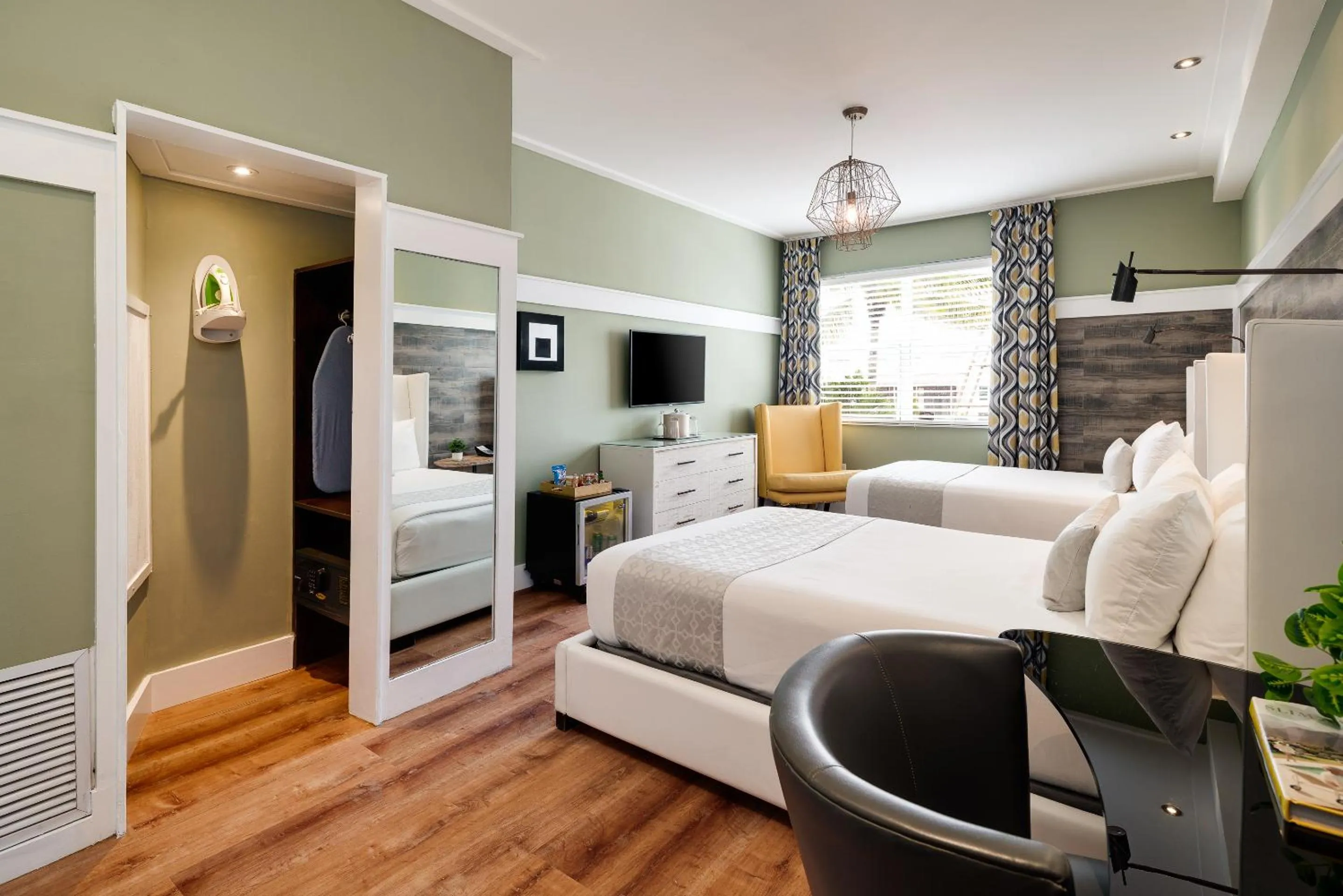 Bed in Catalina Hotel & Beach Club