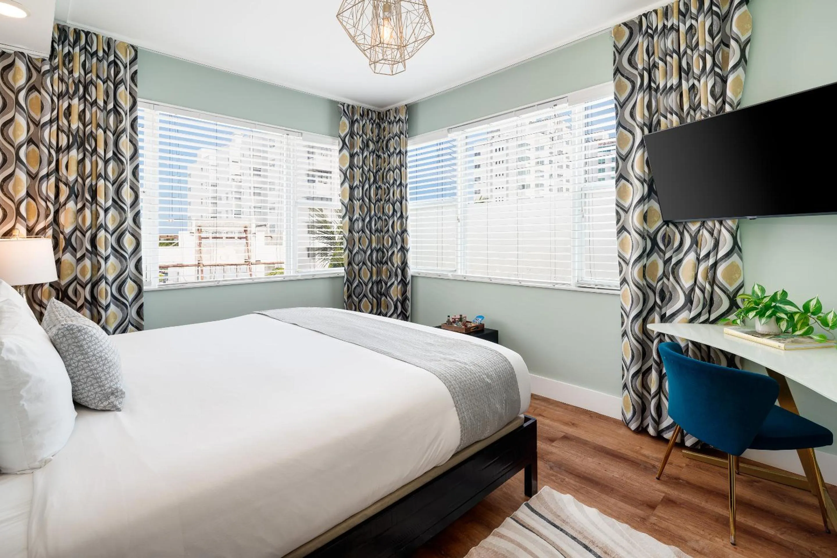 Bed in Catalina Hotel & Beach Club