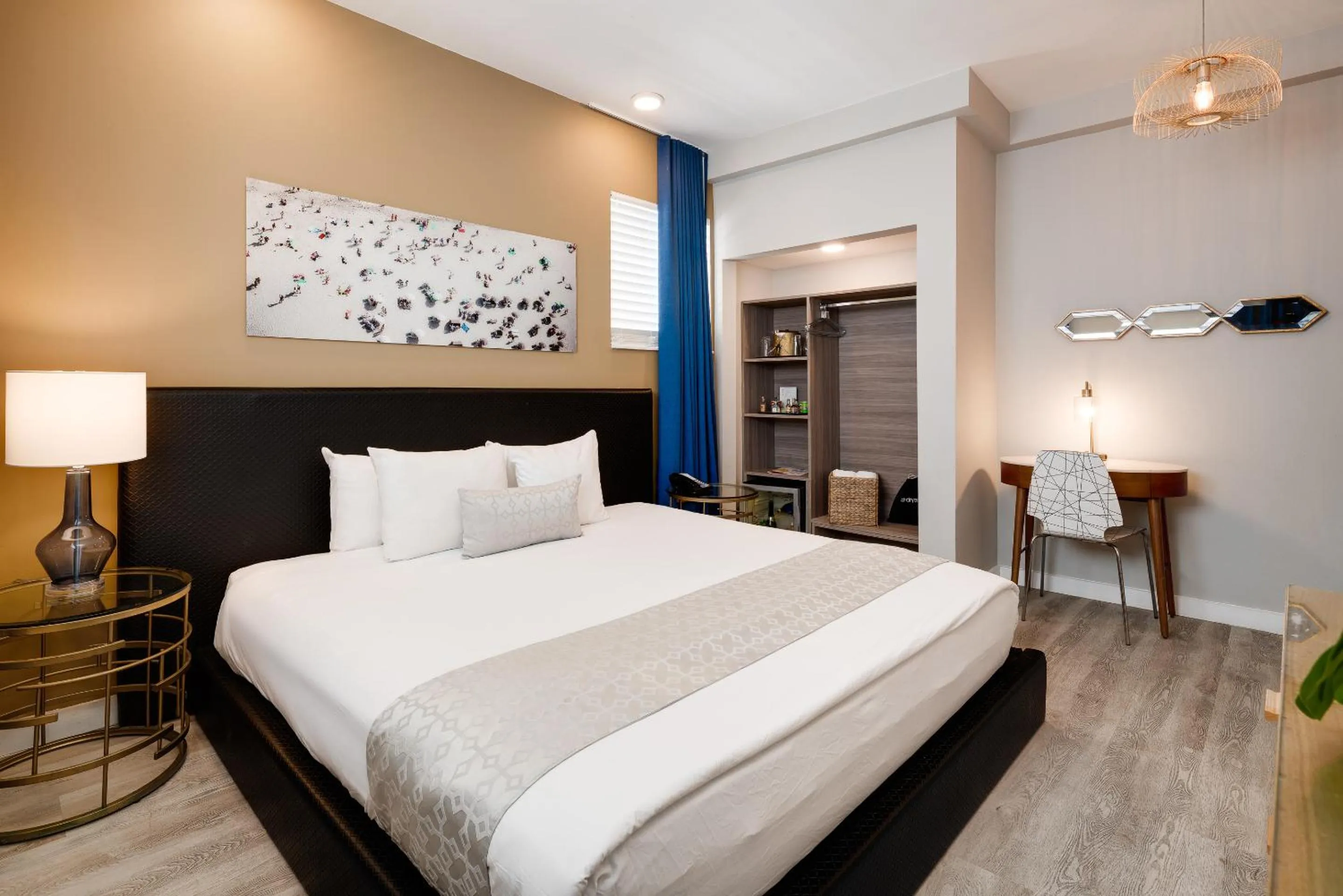 Bed in Catalina Hotel & Beach Club