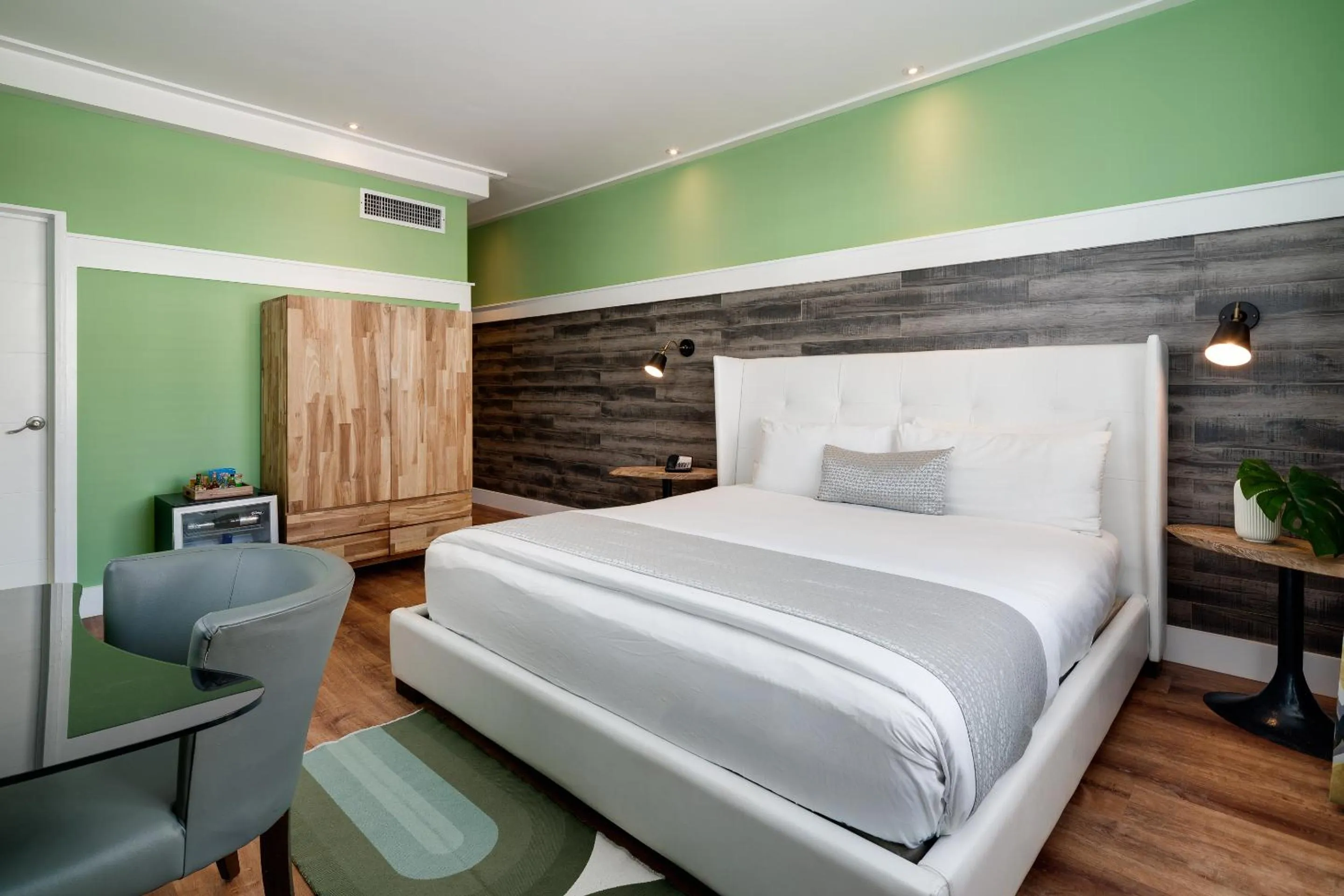 Bed in Catalina Hotel & Beach Club