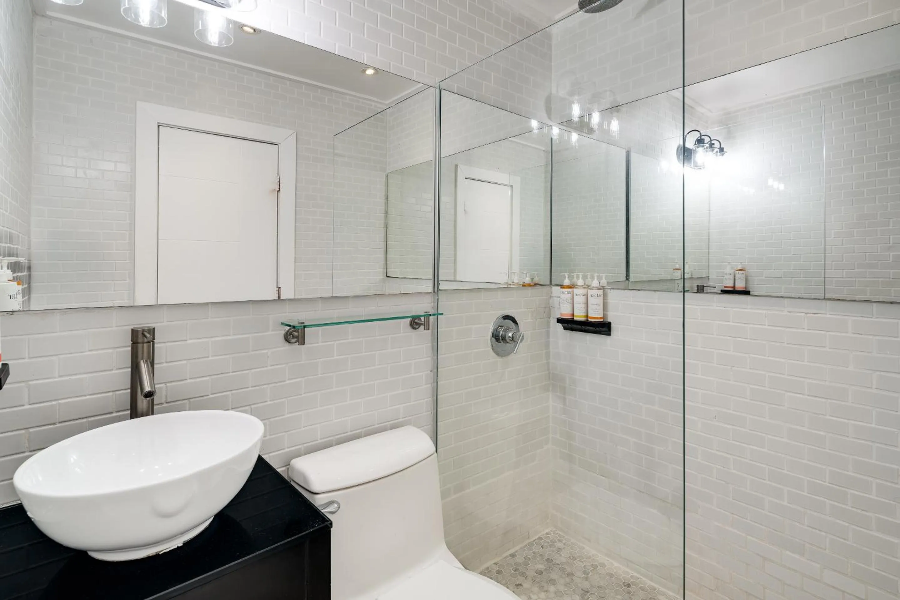 Toilet in Catalina Hotel & Beach Club