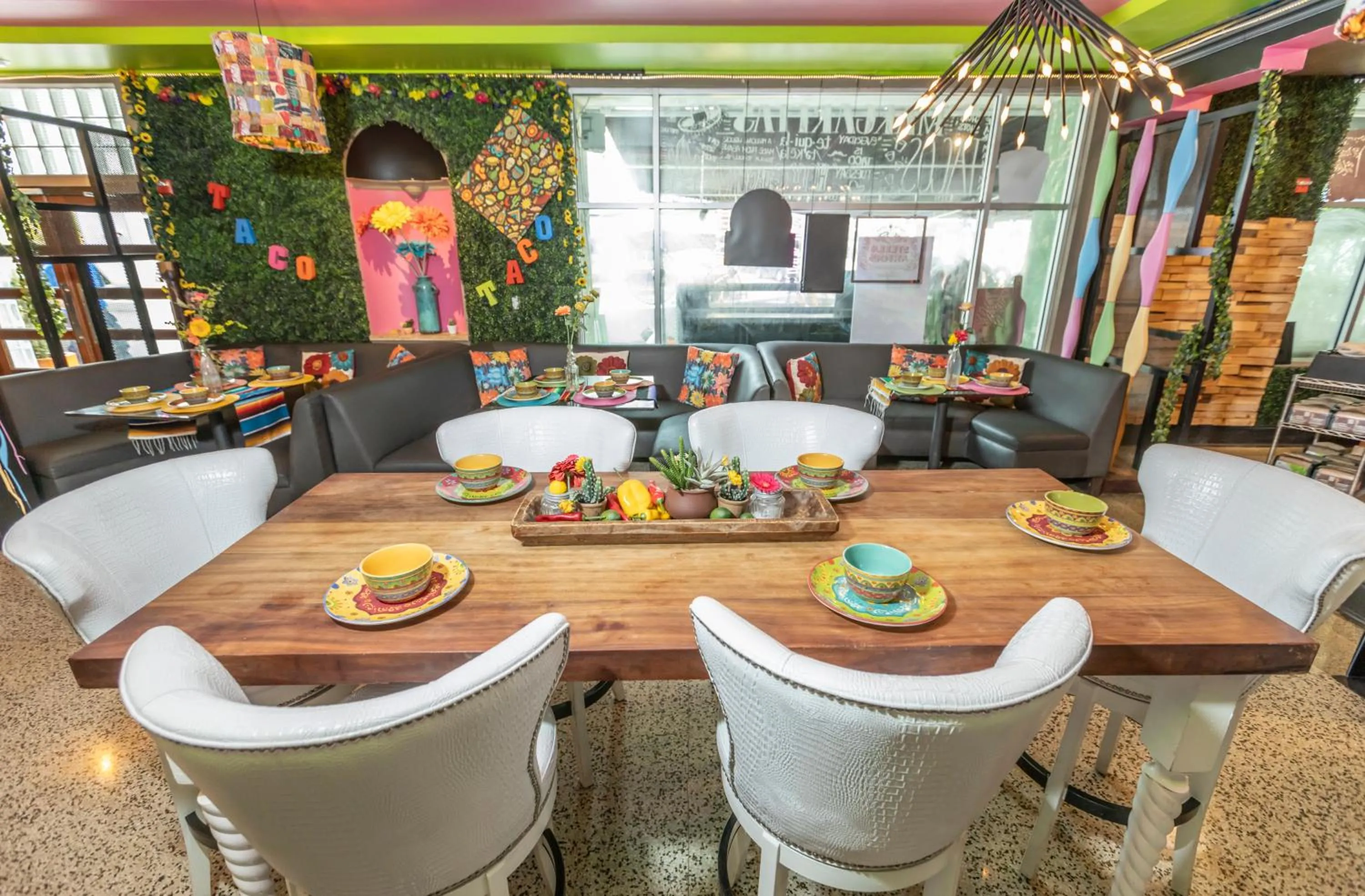 Restaurant/places to eat in Catalina Hotel & Beach Club