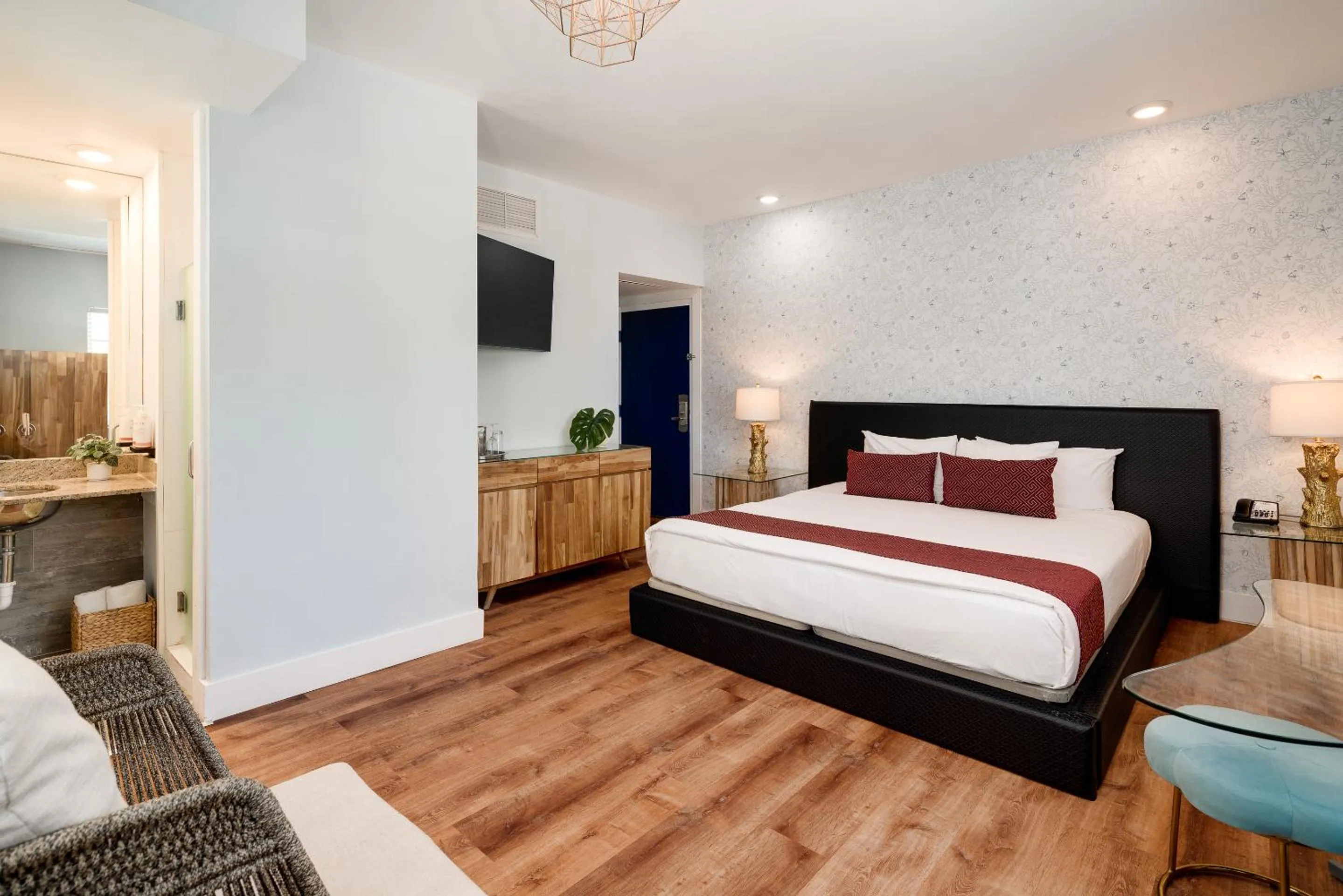 Bed in Catalina Hotel & Beach Club