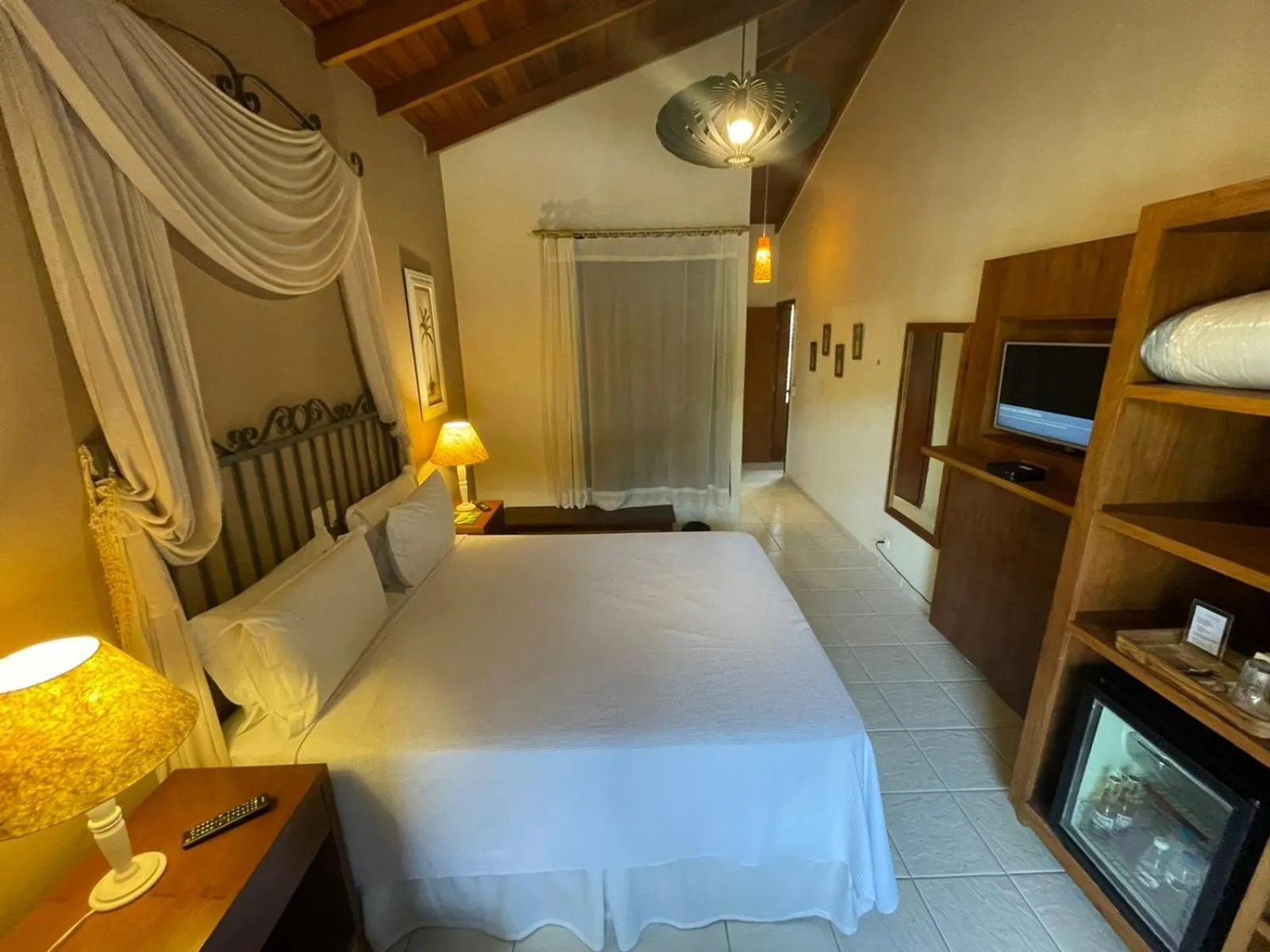 Bedroom, Bed in Hiu Hotel